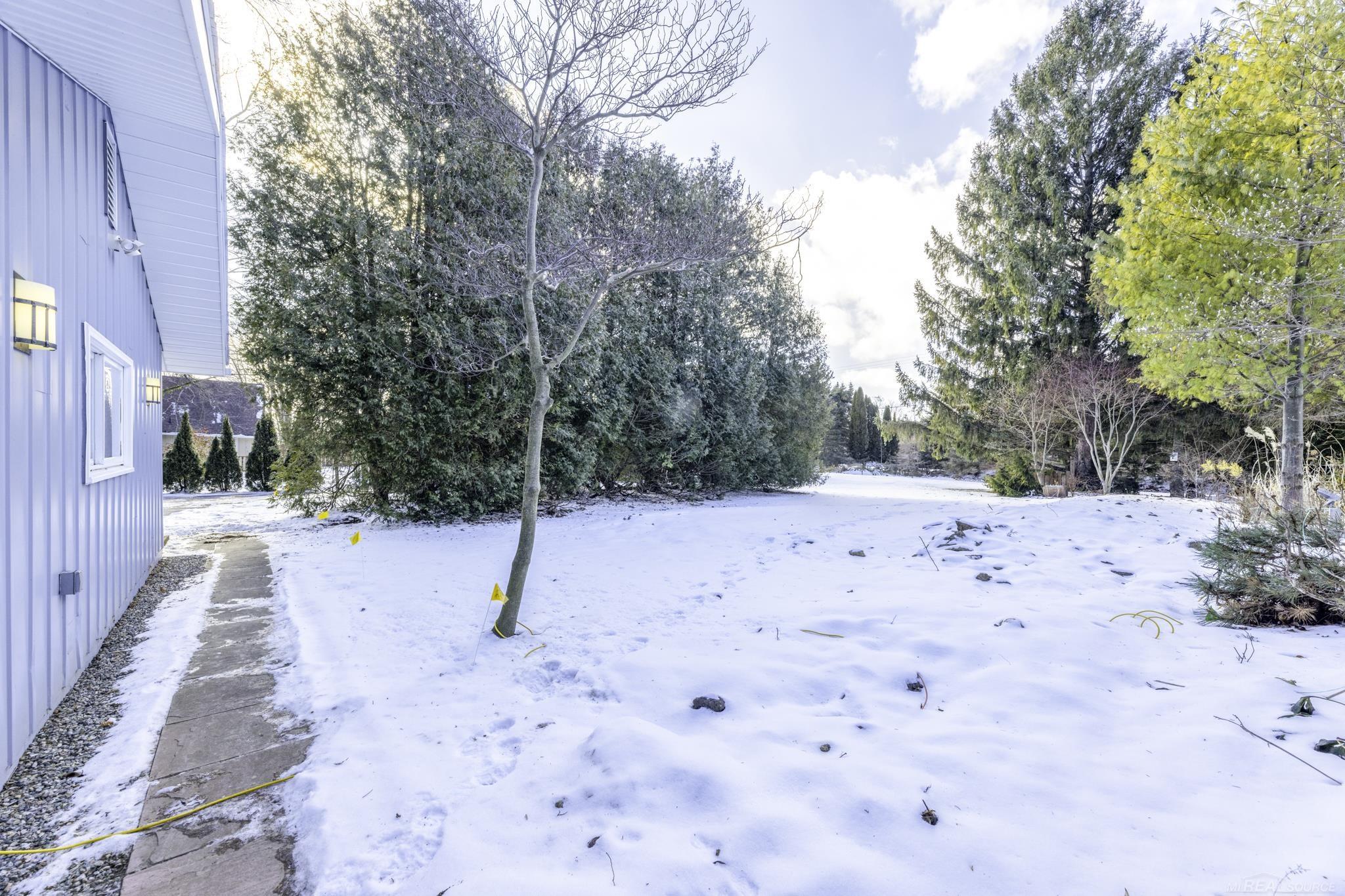 841 S Lakeshore Road
