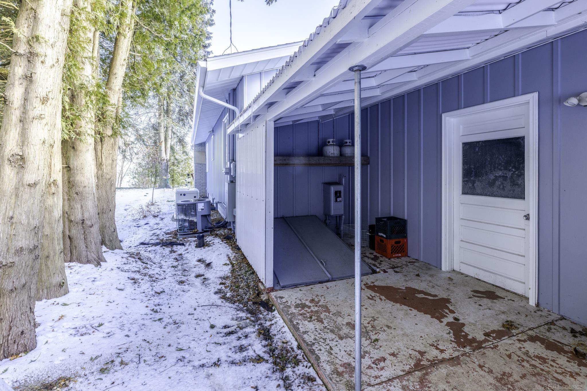 841 S Lakeshore Road