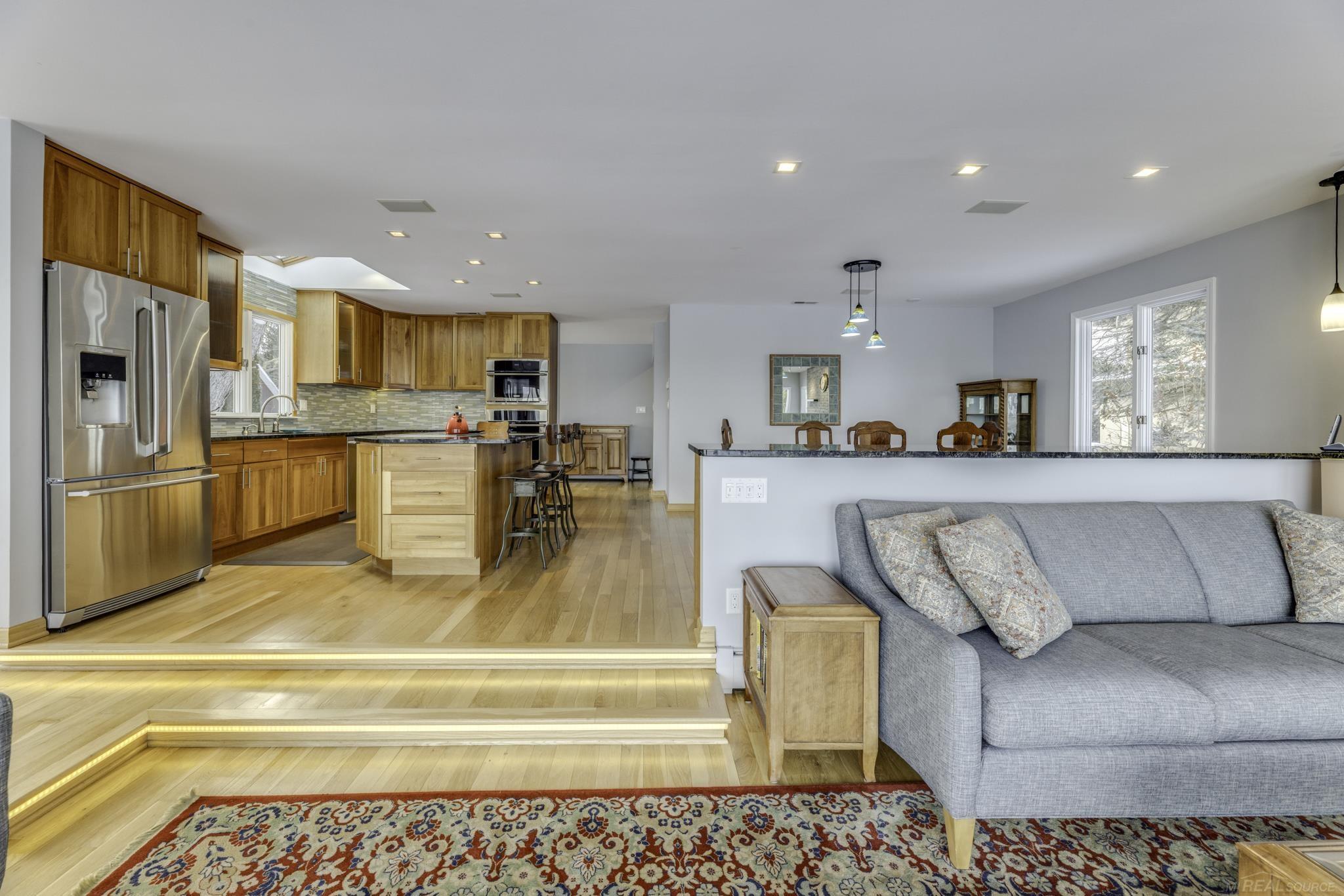841 S Lakeshore Road