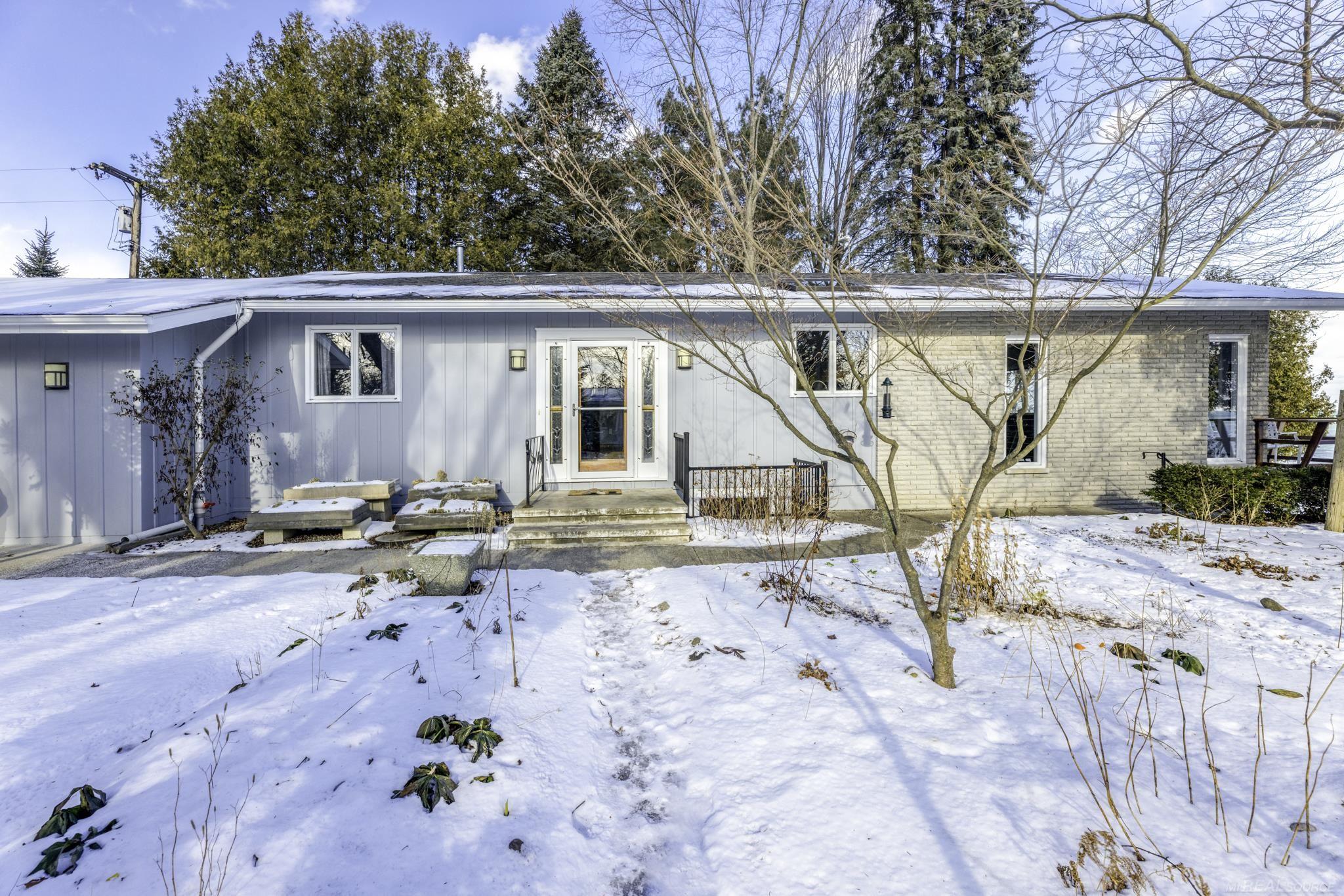 841 S Lakeshore Road