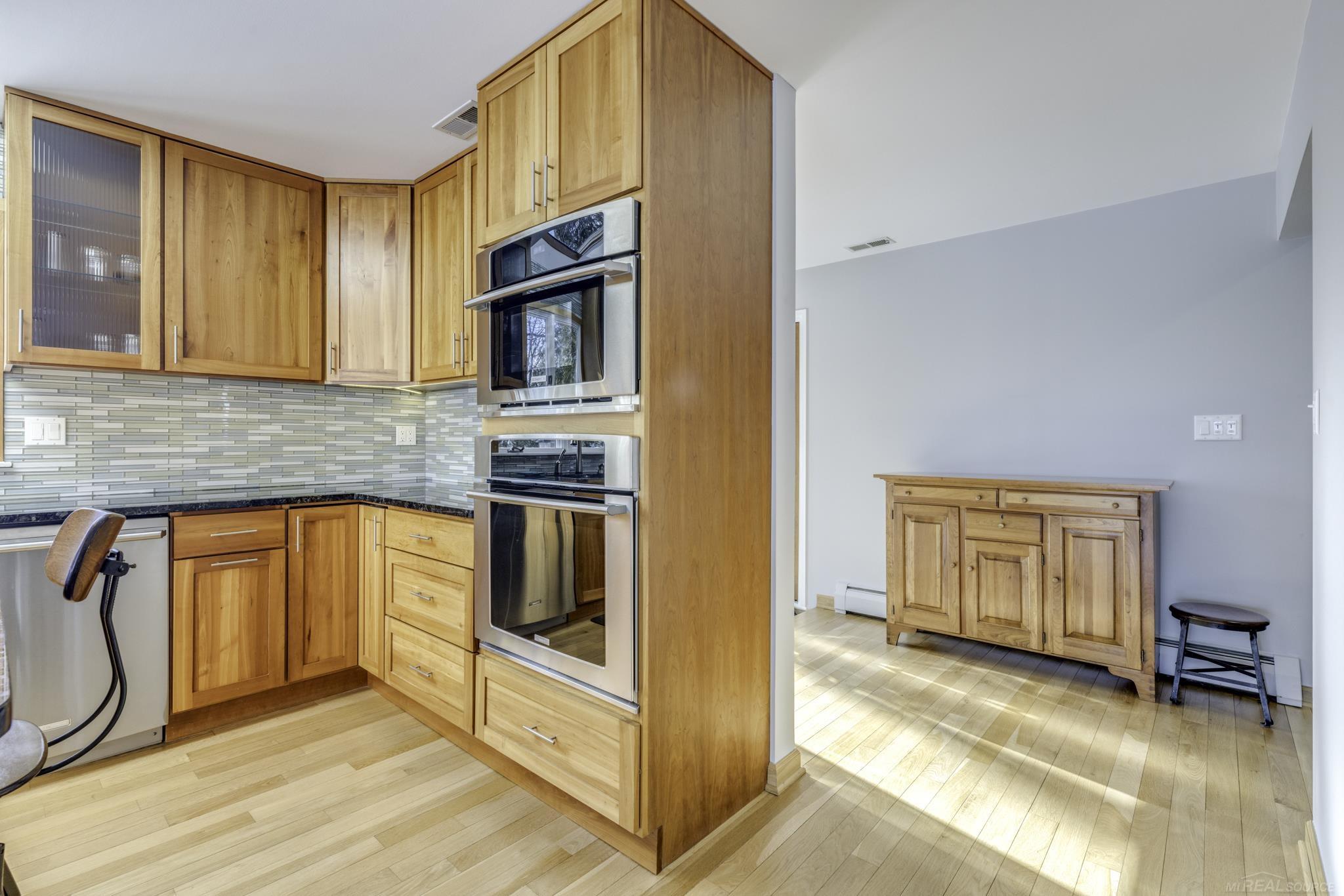 841 S Lakeshore Road