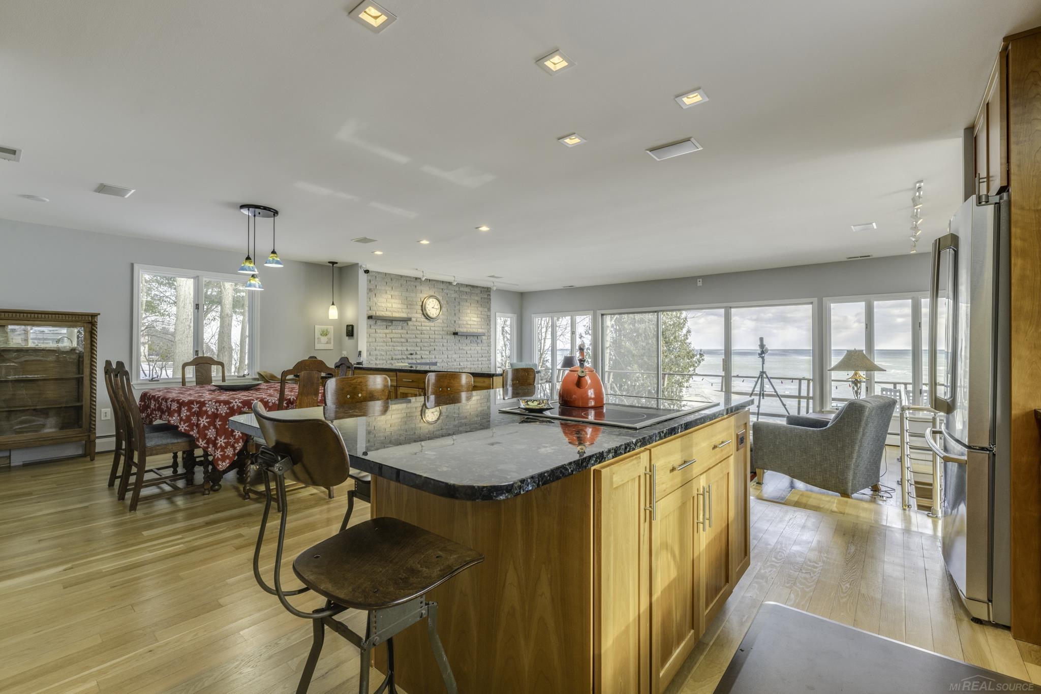841 S Lakeshore Road