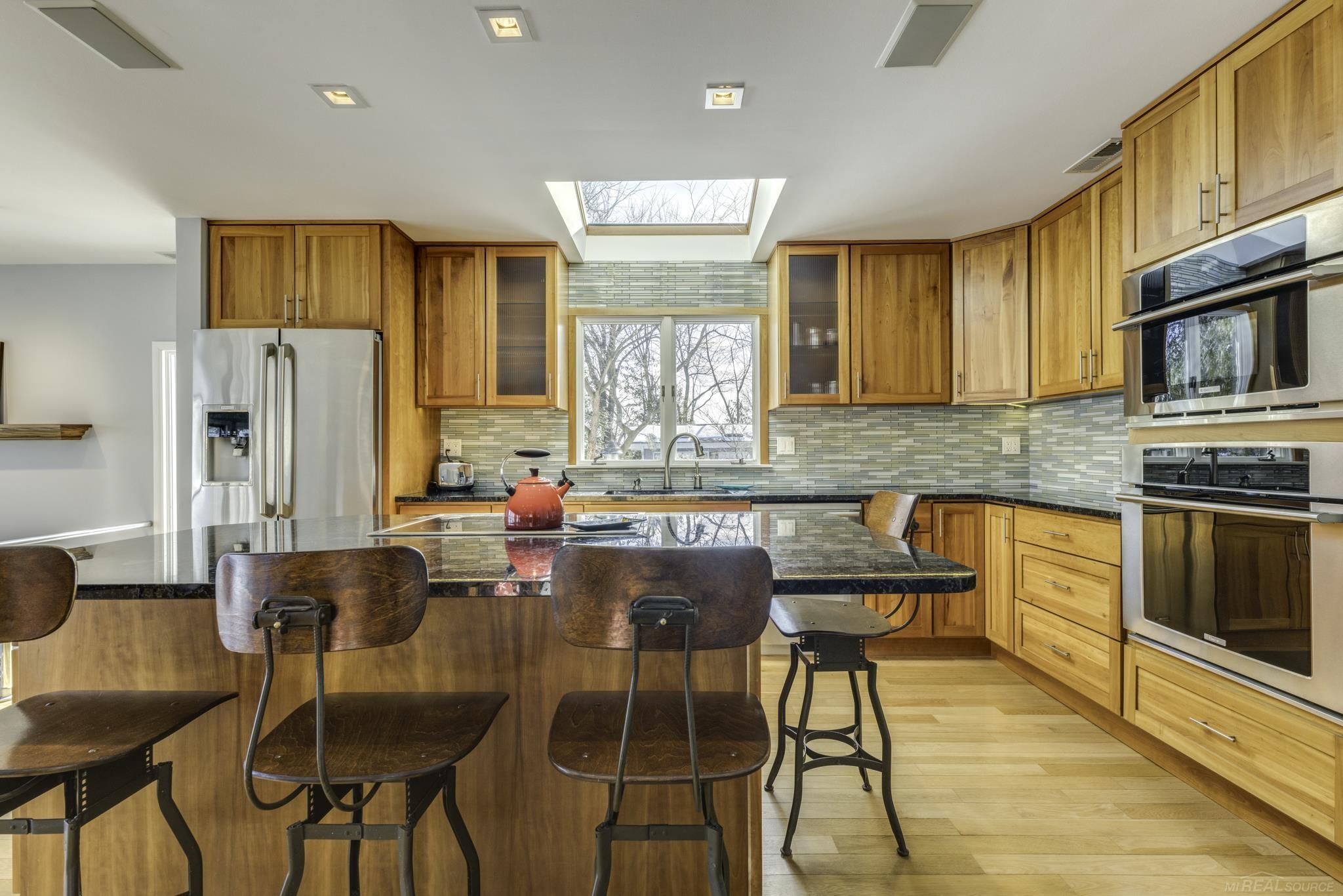 841 S Lakeshore Road