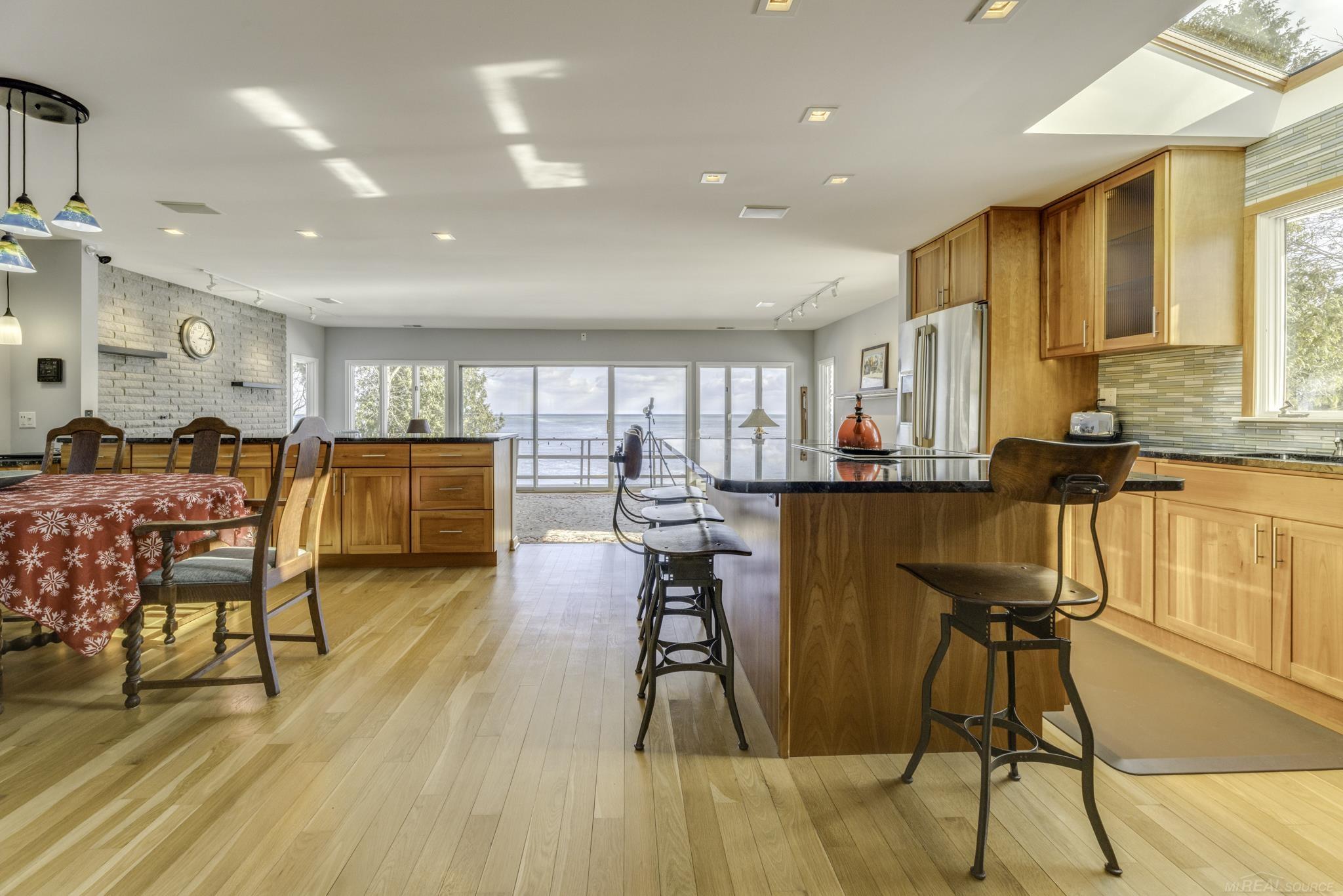 841 S Lakeshore Road