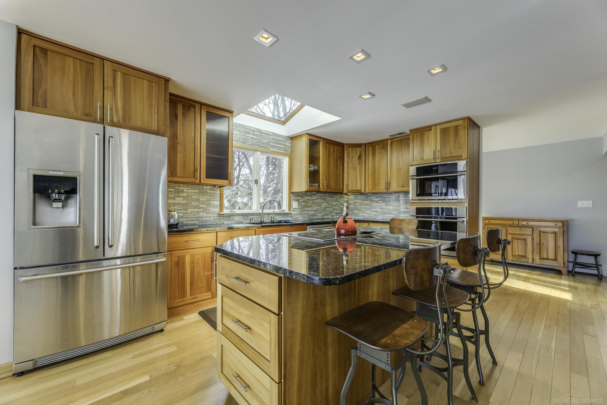 841 S Lakeshore Road