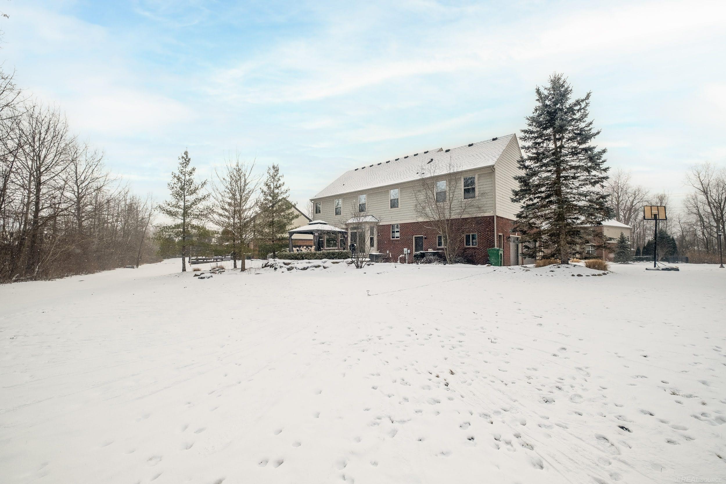 61048 Winterberry Drive