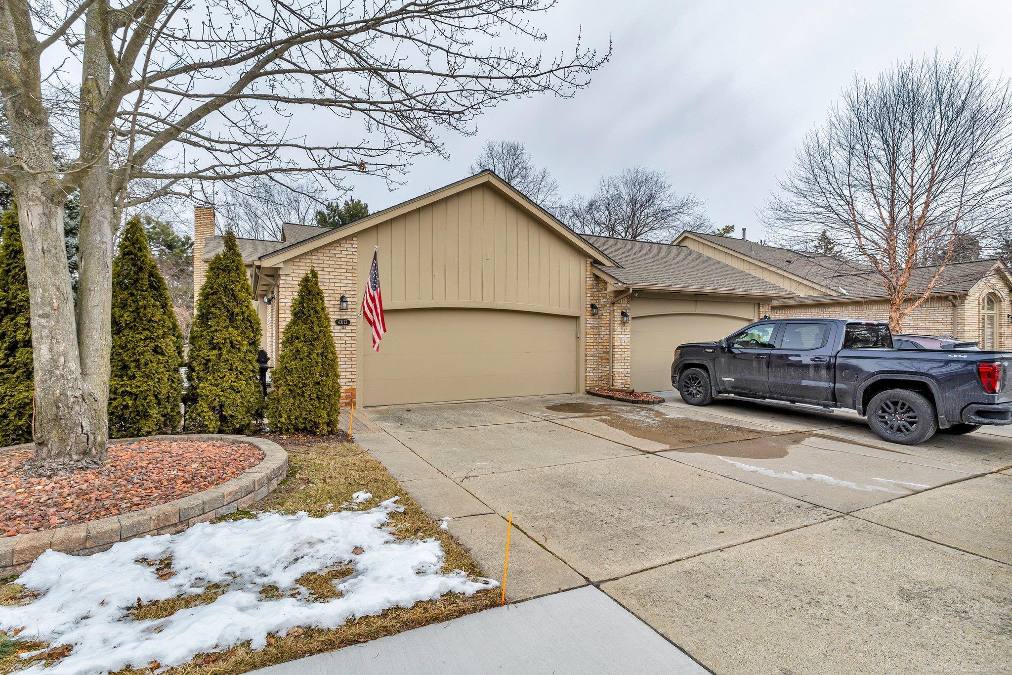 43173 W Kirkwood Drive
