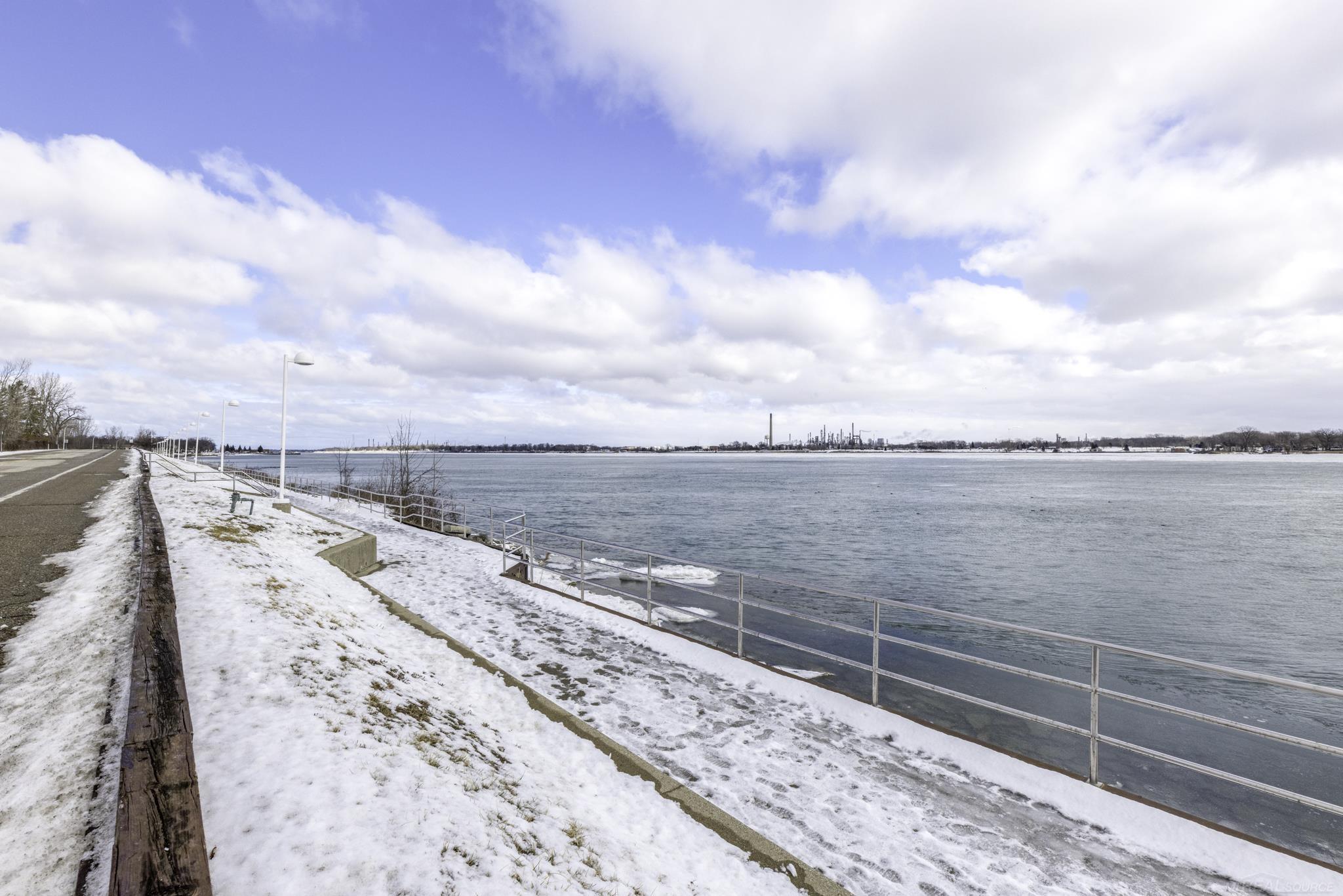 1900 River E6 Road # E6
