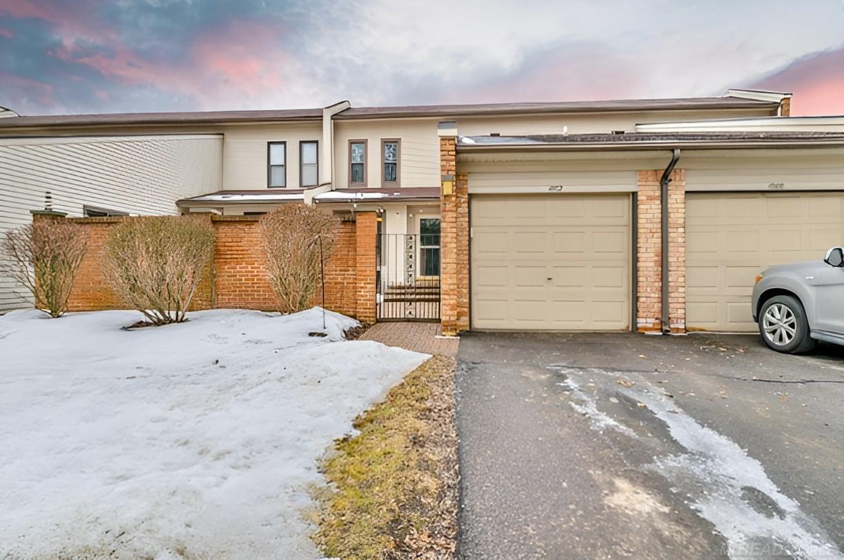 1002 Willow Grove Court