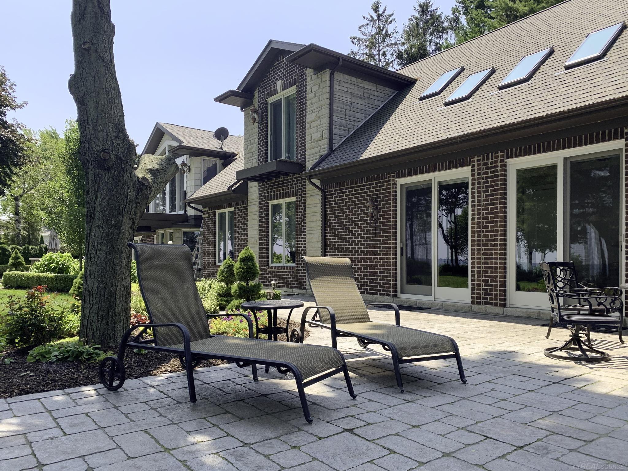 4612 N Lakeshore Road