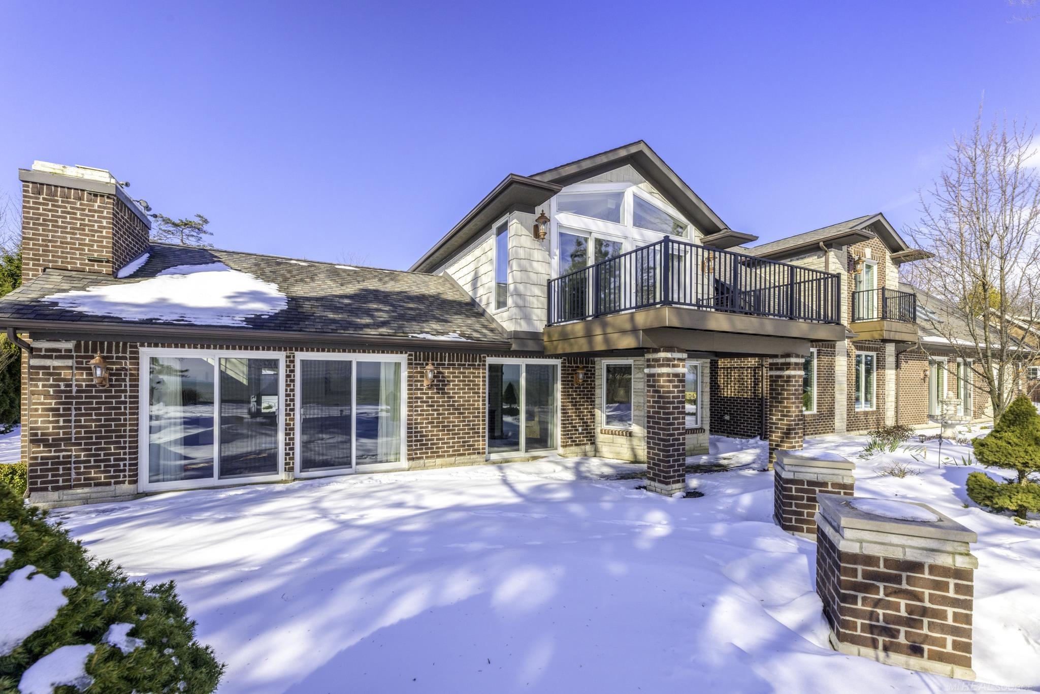 4612 N Lakeshore Road