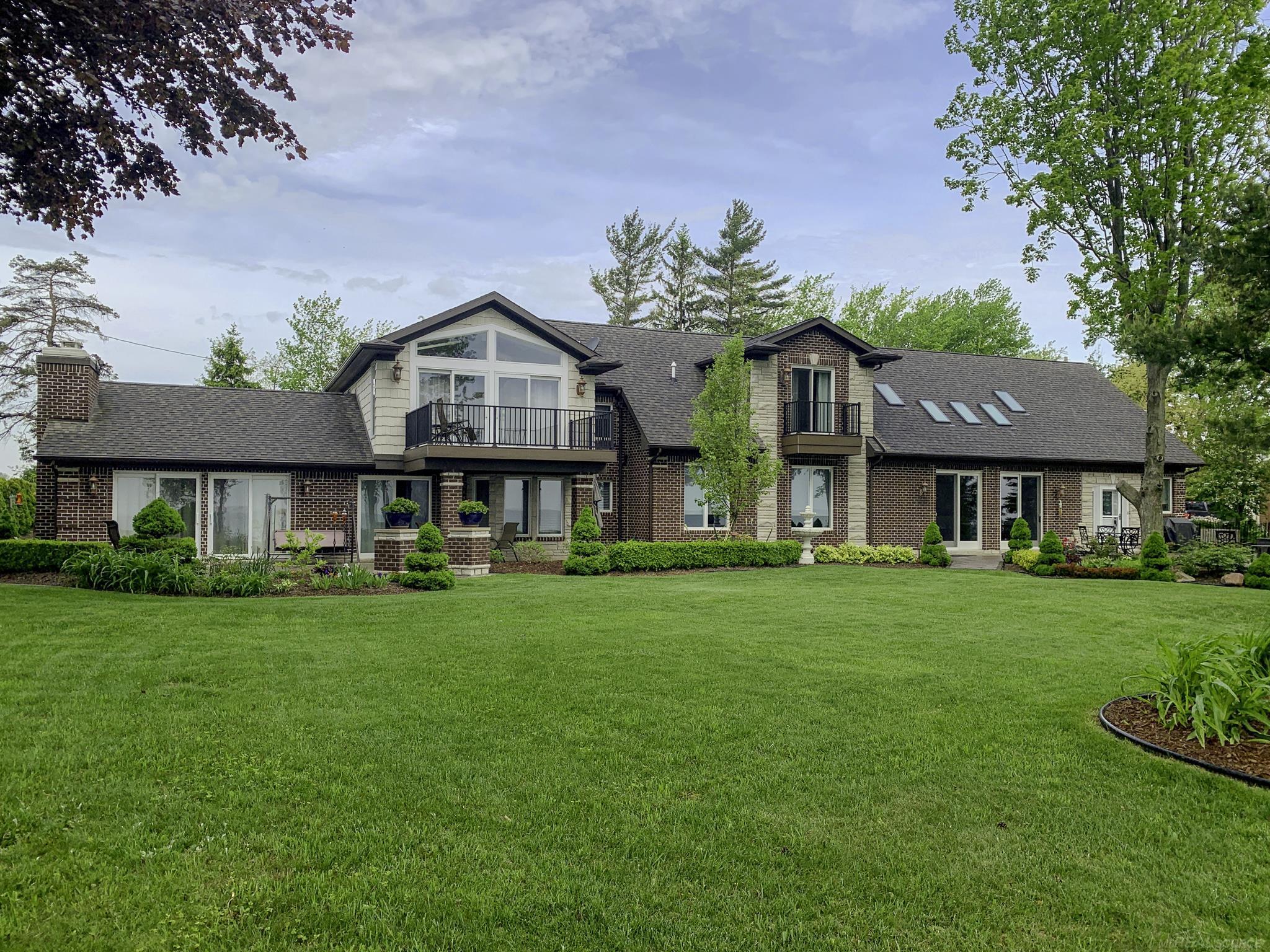 4612 N Lakeshore Road