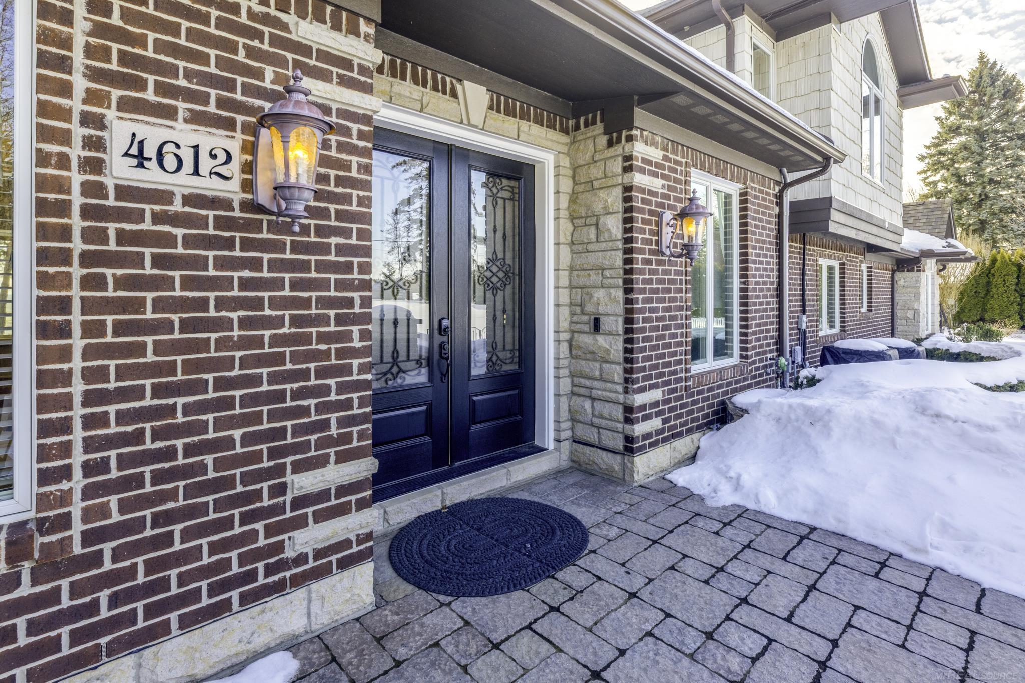 4612 N Lakeshore Road