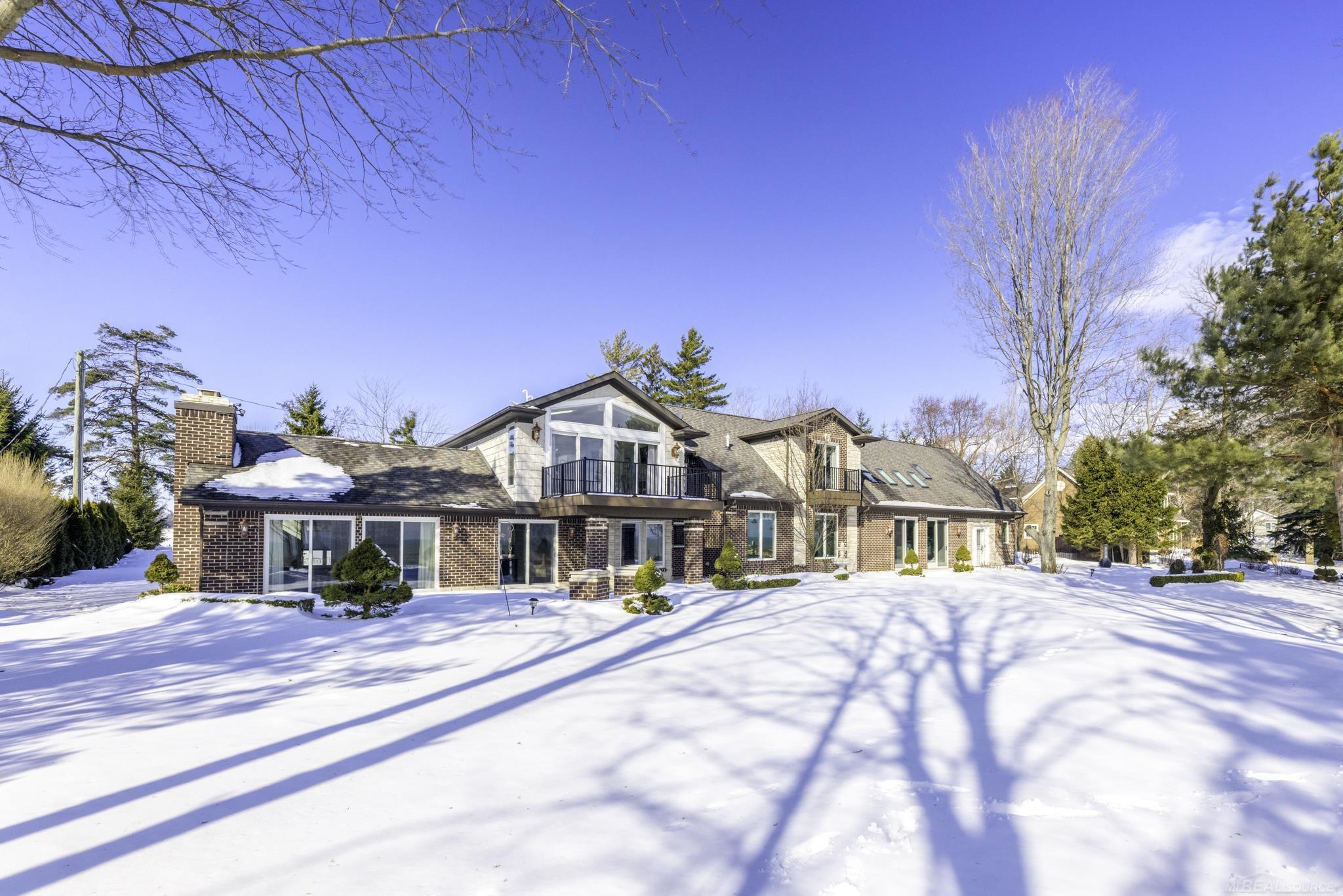 4612 N Lakeshore Road