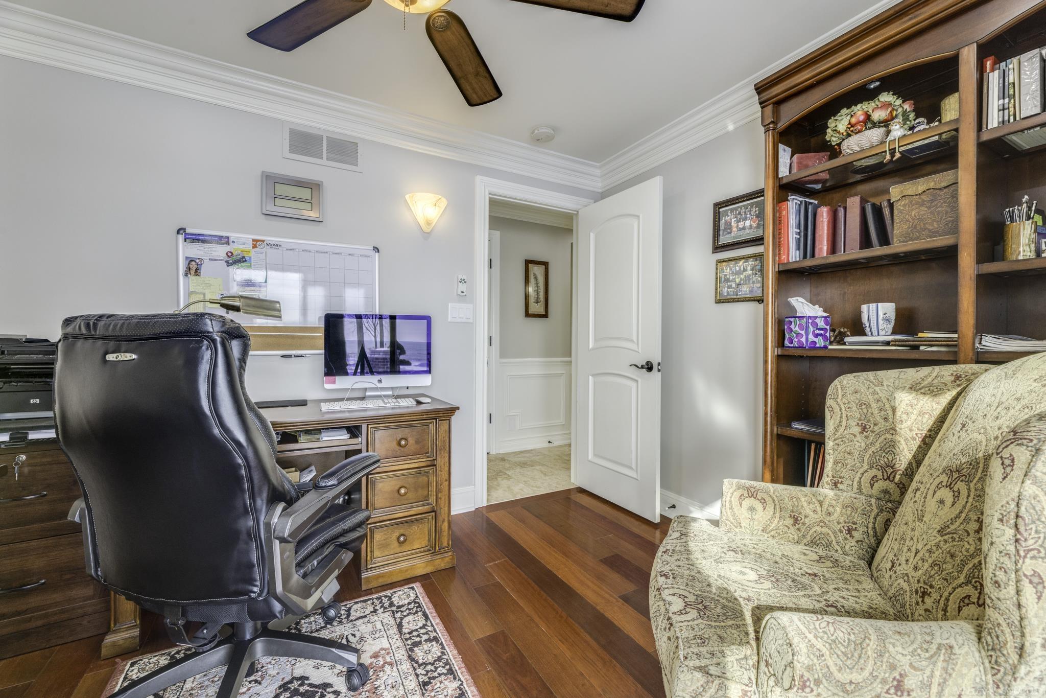 4612 N Lakeshore Road