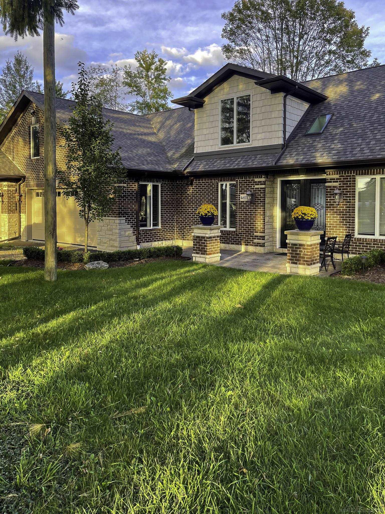 4612 N Lakeshore Road