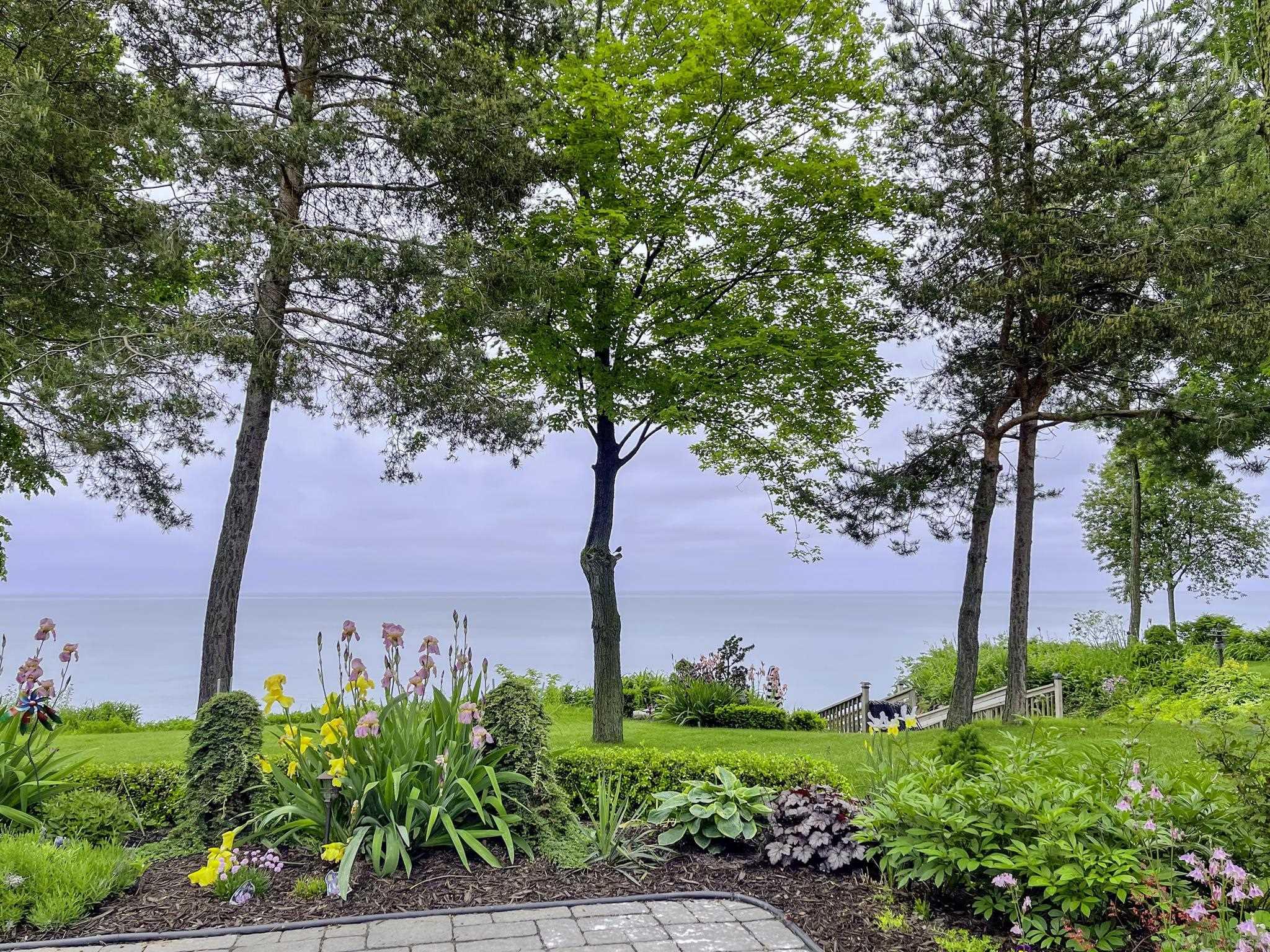 4612 N Lakeshore Road