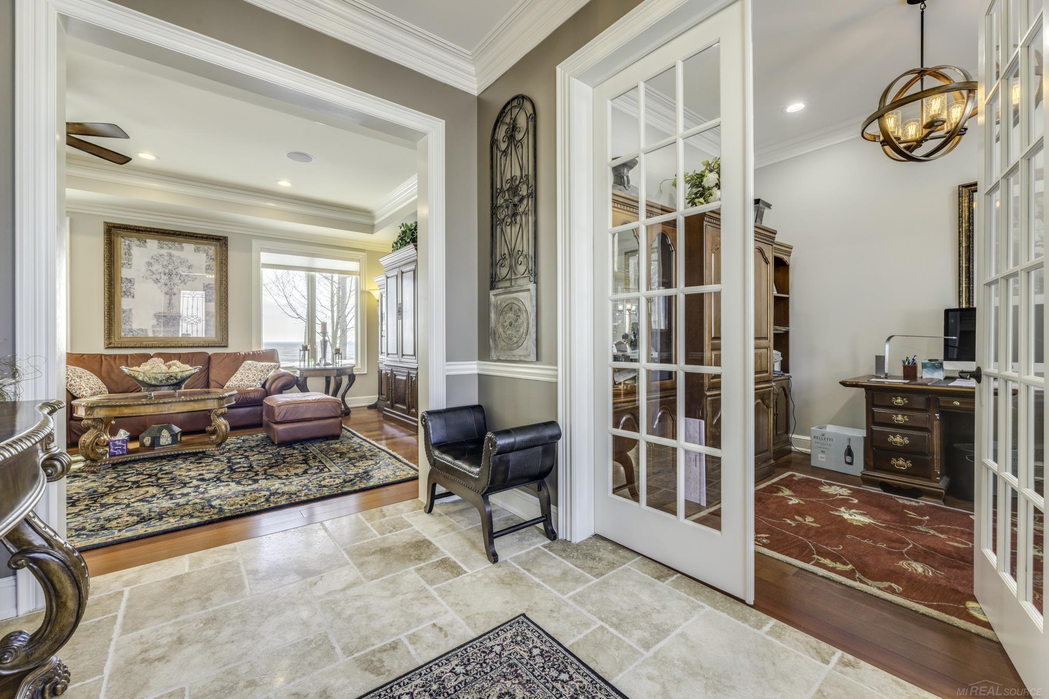 4612 N Lakeshore Road