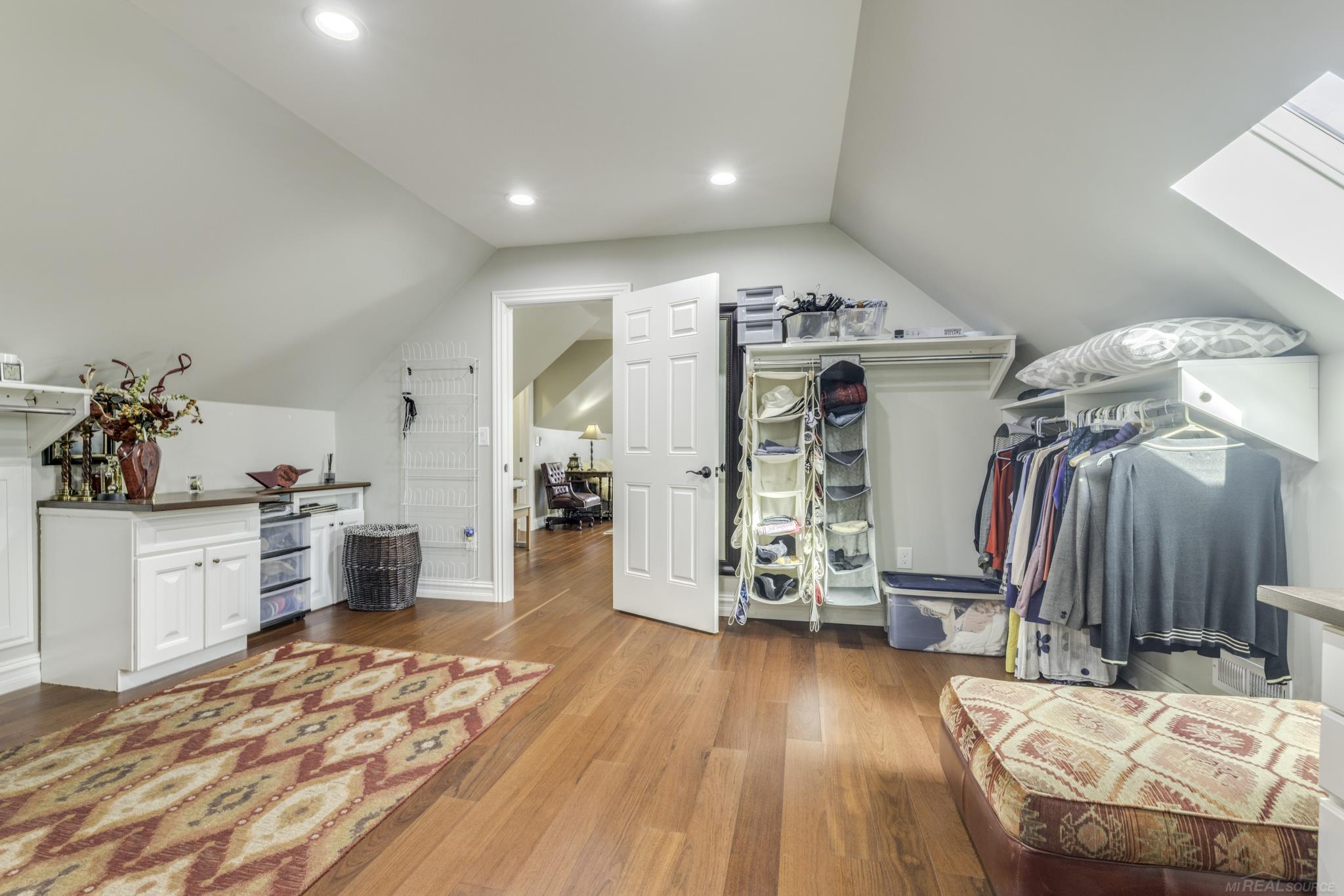 4612 N Lakeshore Road