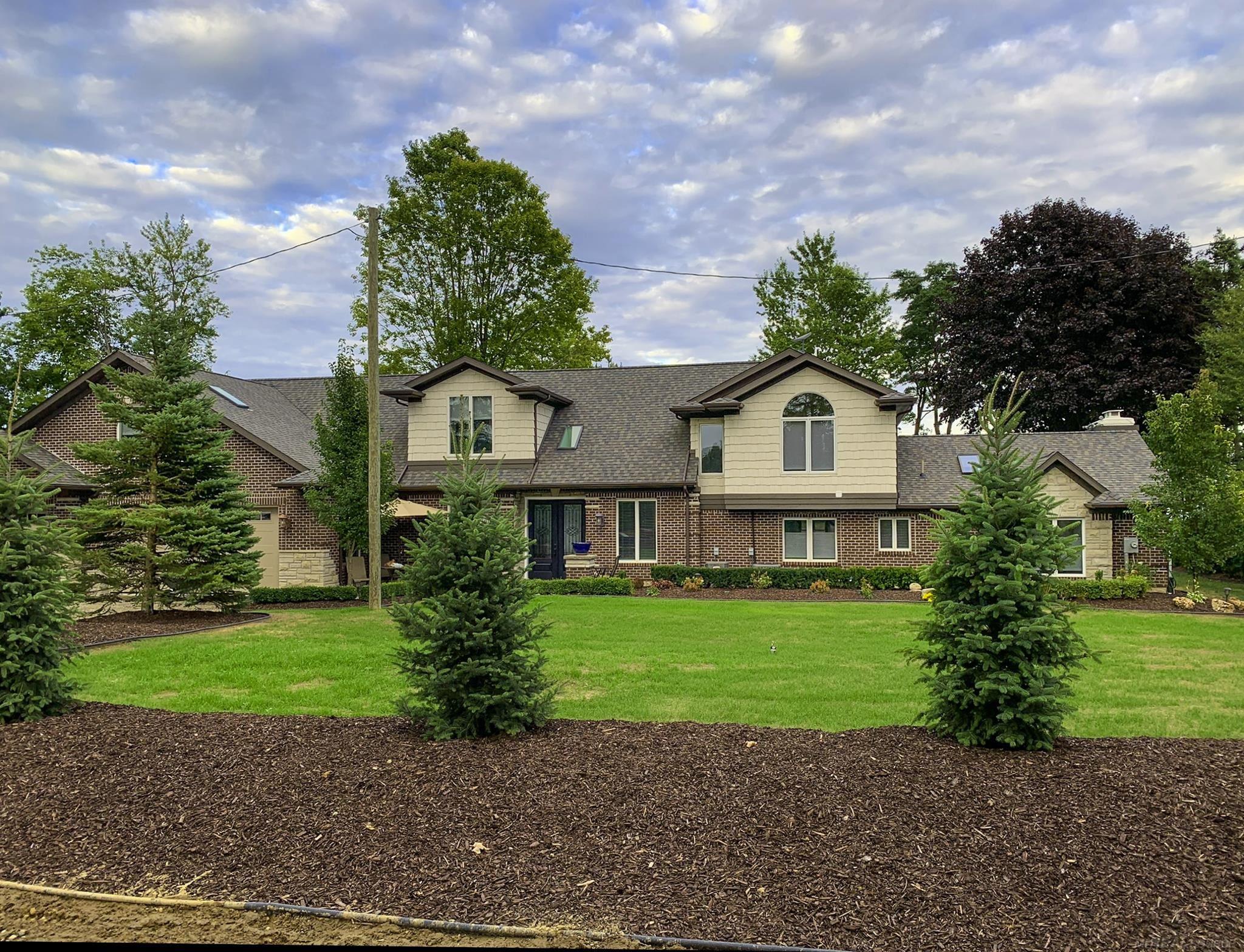 4612 N Lakeshore Road