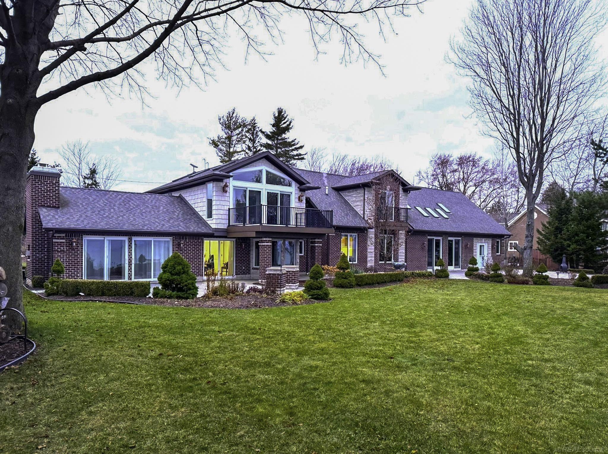 4612 N Lakeshore Road