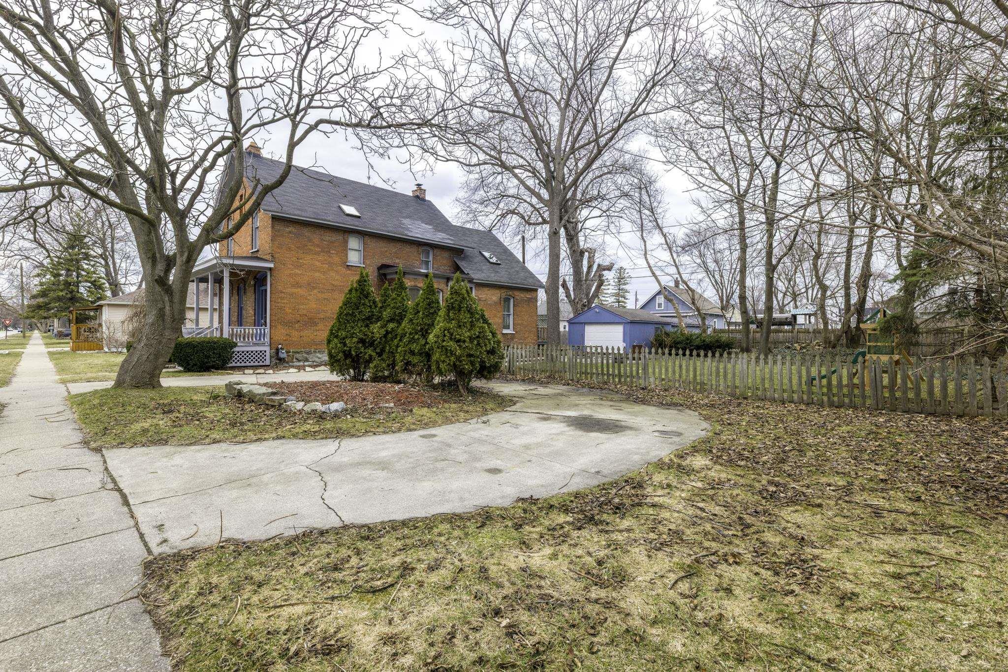 2418 Maple Street