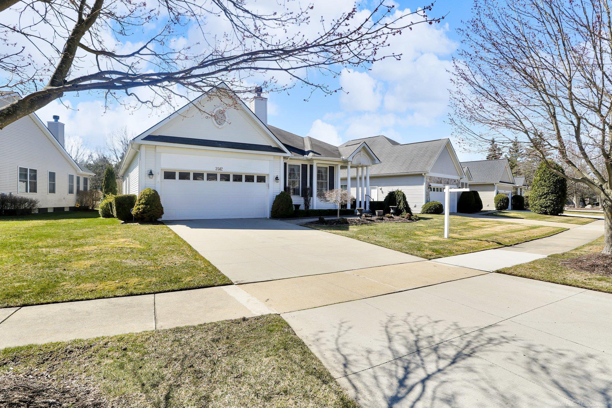 3542 Riverside Drive