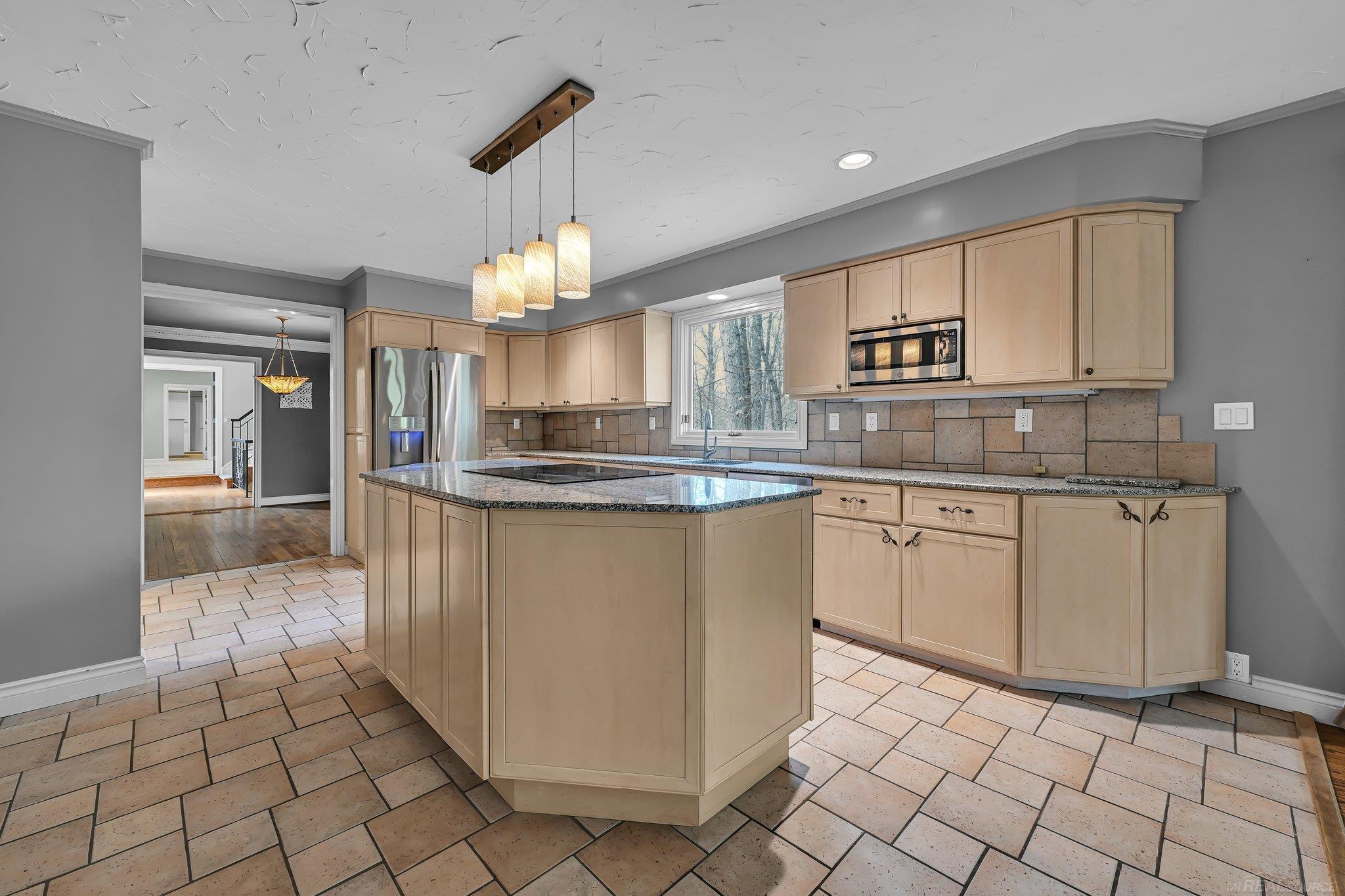905 Hidden Oak Hill Lane