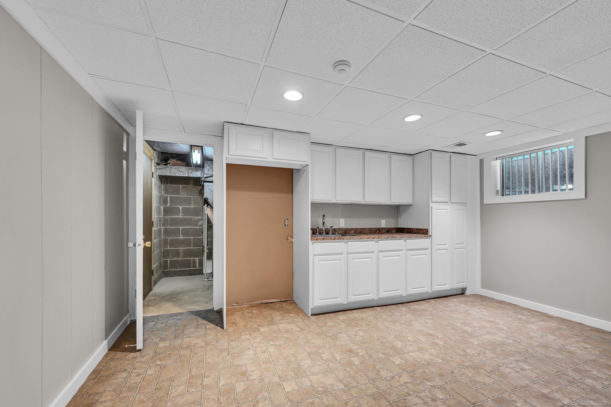 905 Hidden Oak Hill Lane
