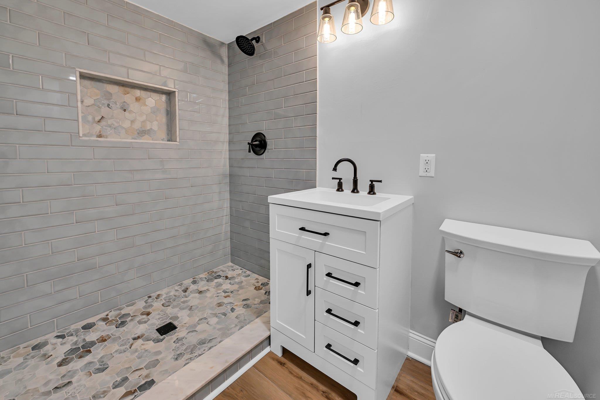 905 Hidden Oak Hill Lane