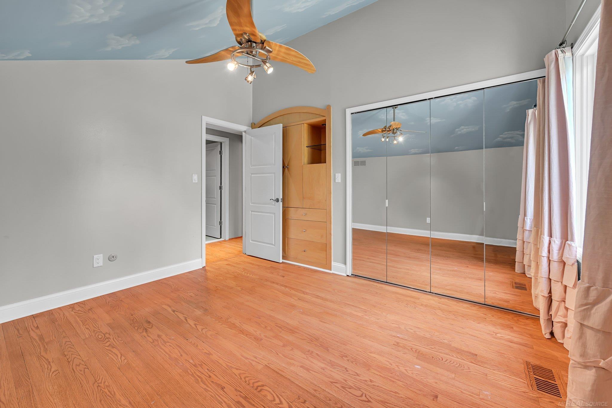 905 Hidden Oak Hill Lane