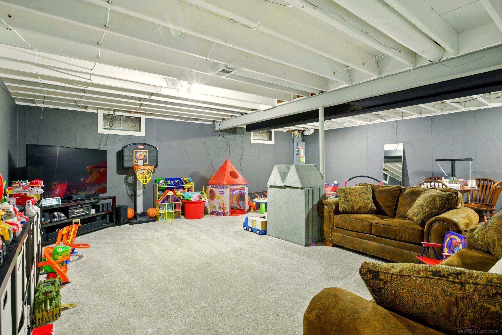 2219 Riley Center