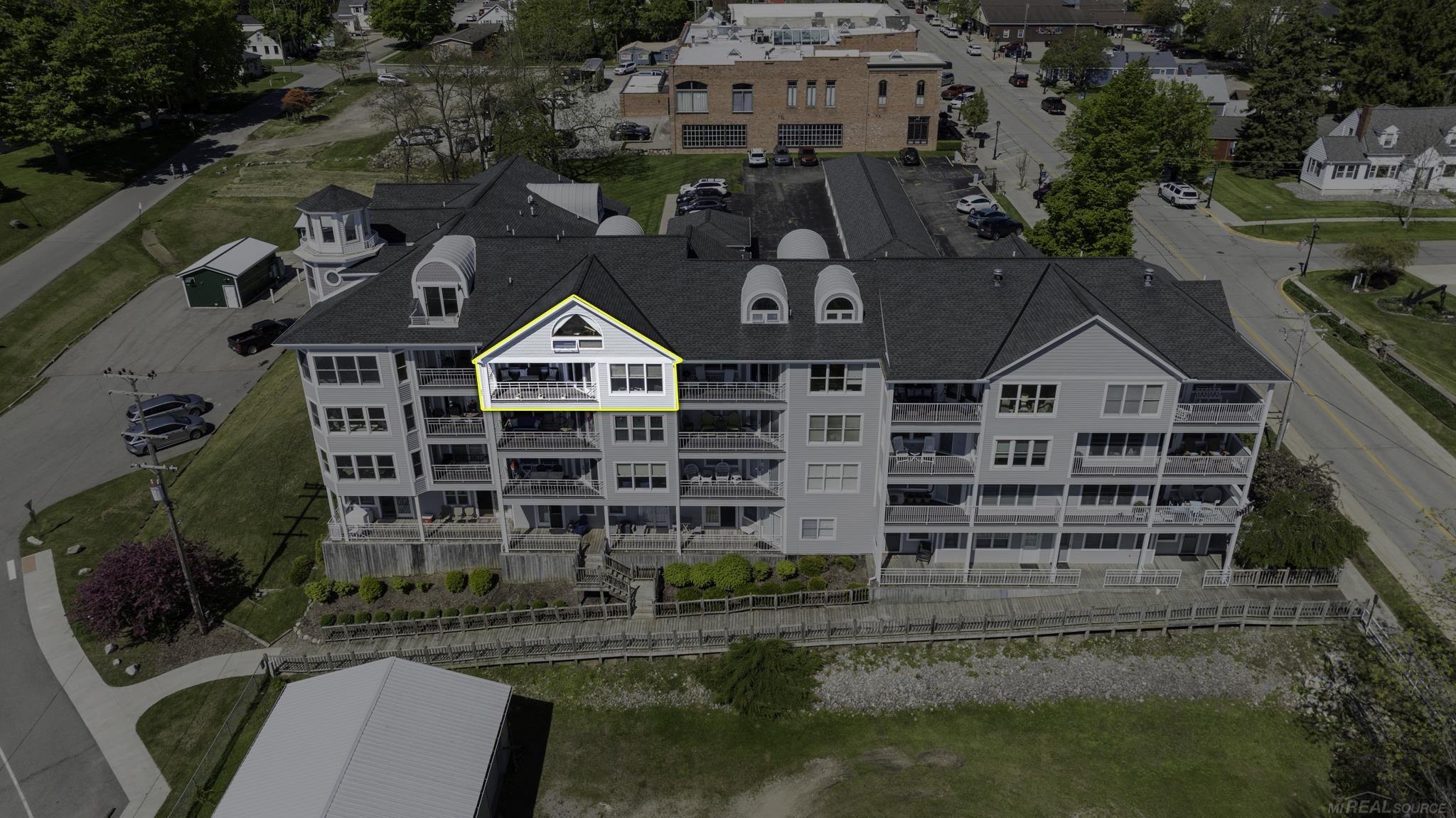 7346 Huron Avenue # B Unit: 302 - Building B