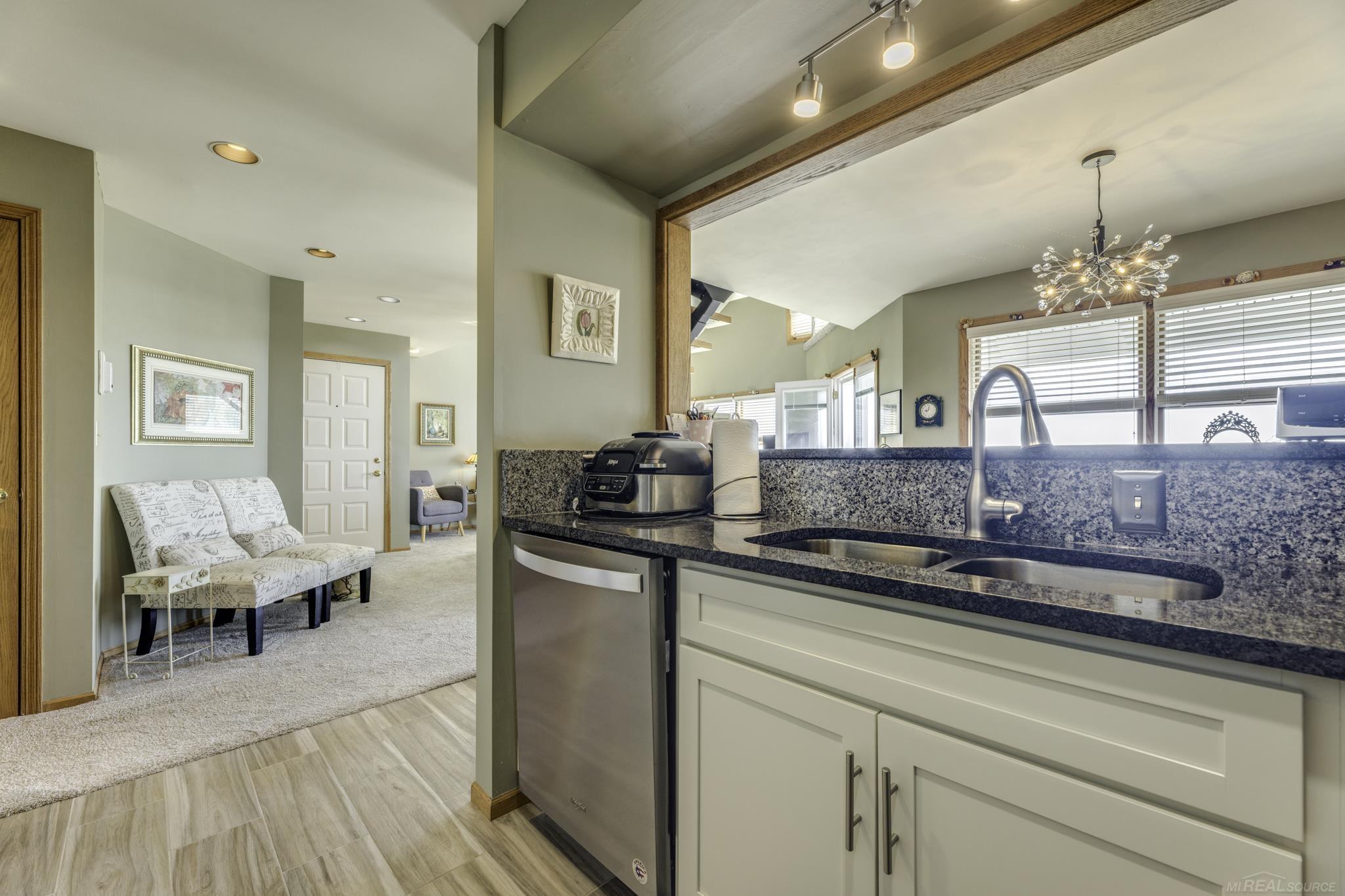 7346 Huron Avenue # B Unit: 302 - Building B