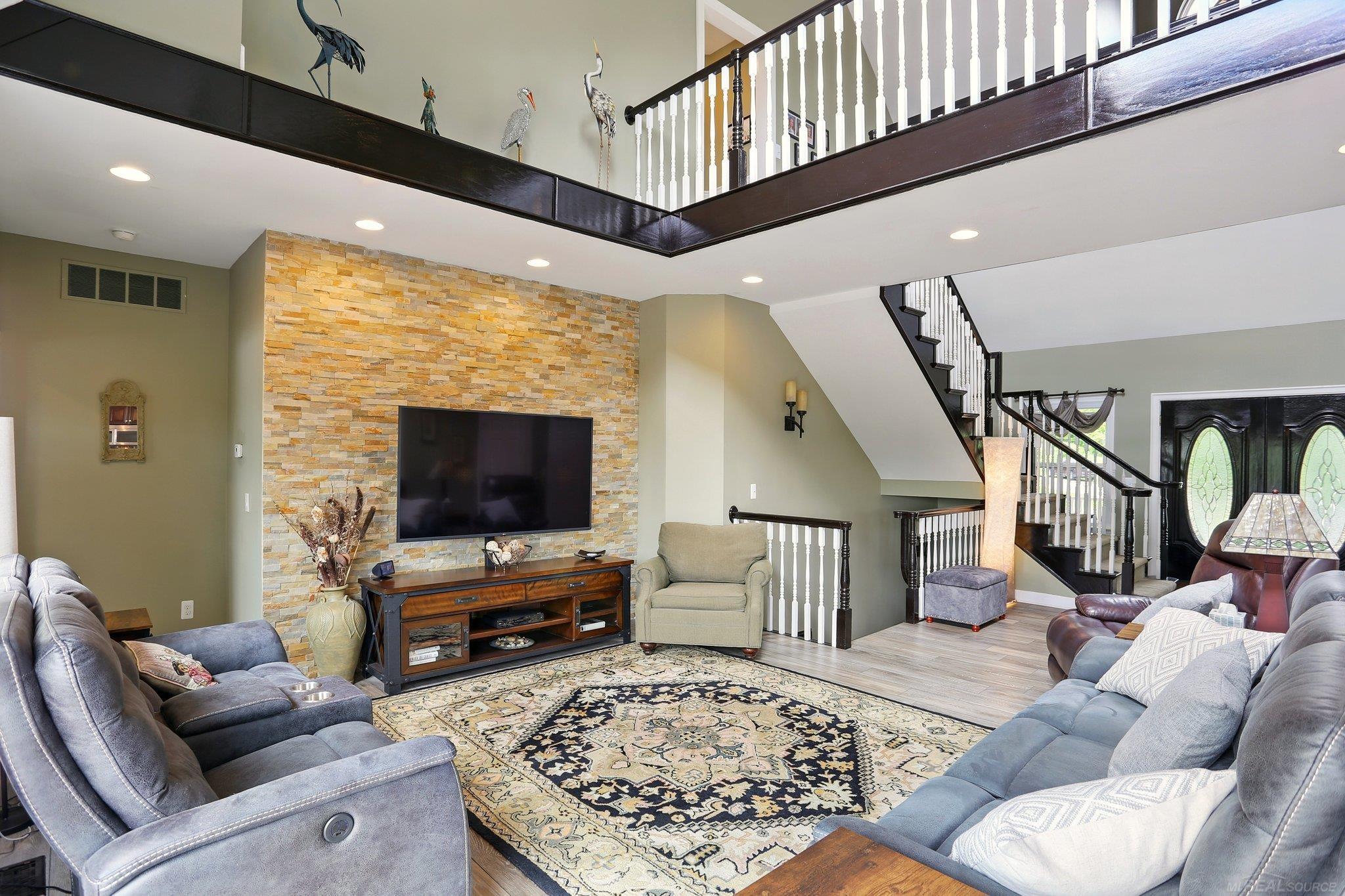 7859 Pine Ridge Drive