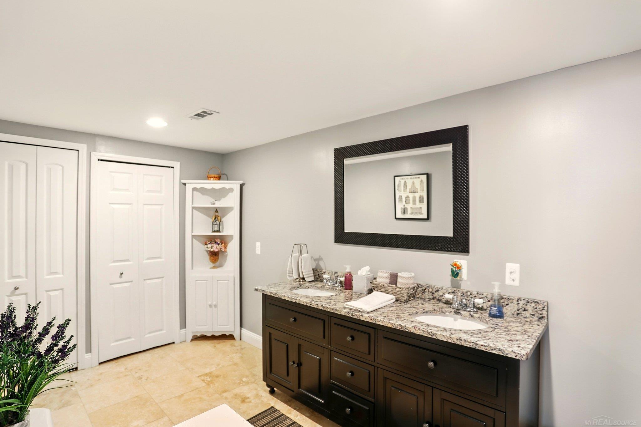 7859 Pine Ridge Drive