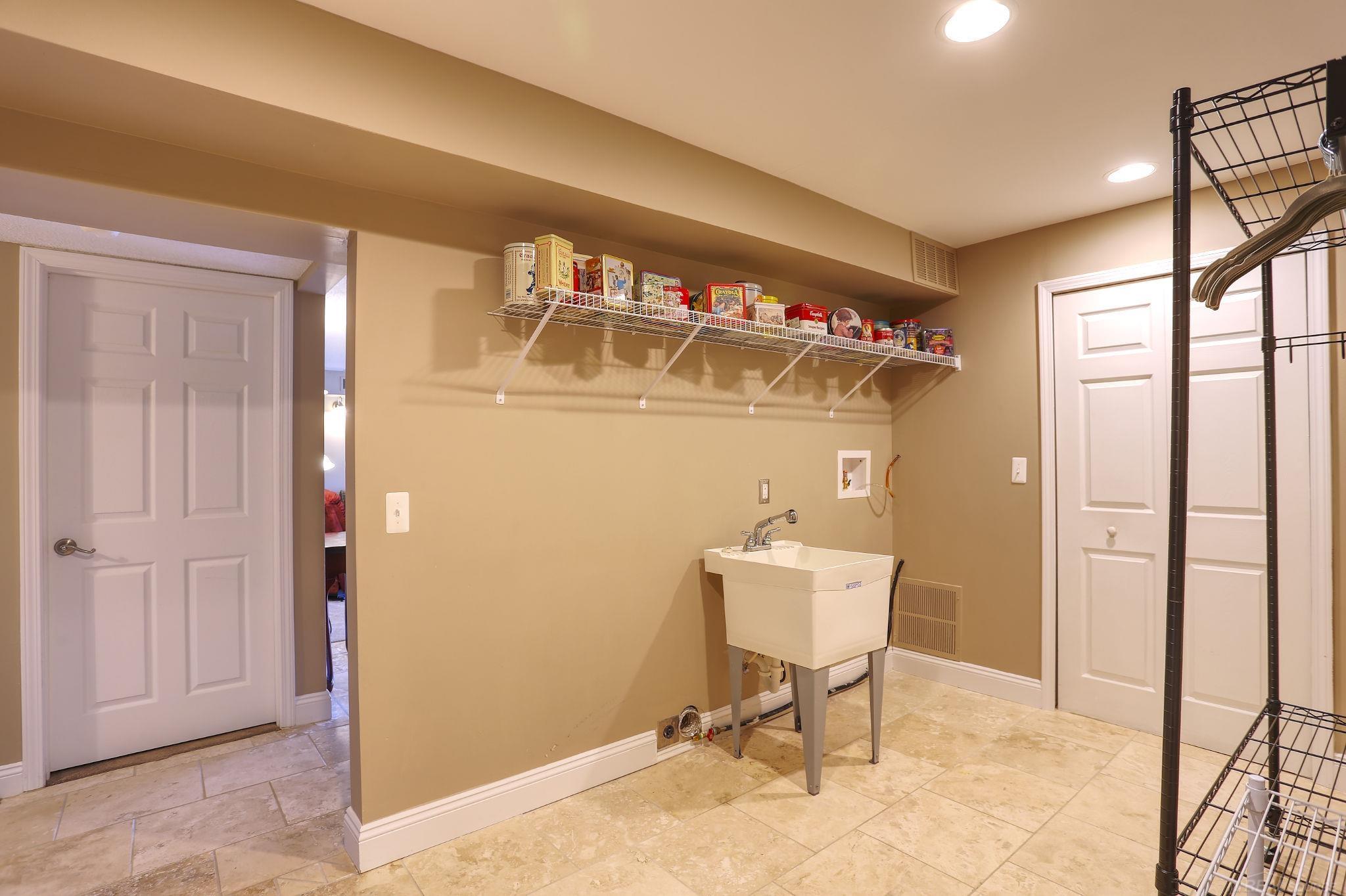 7859 Pine Ridge Drive