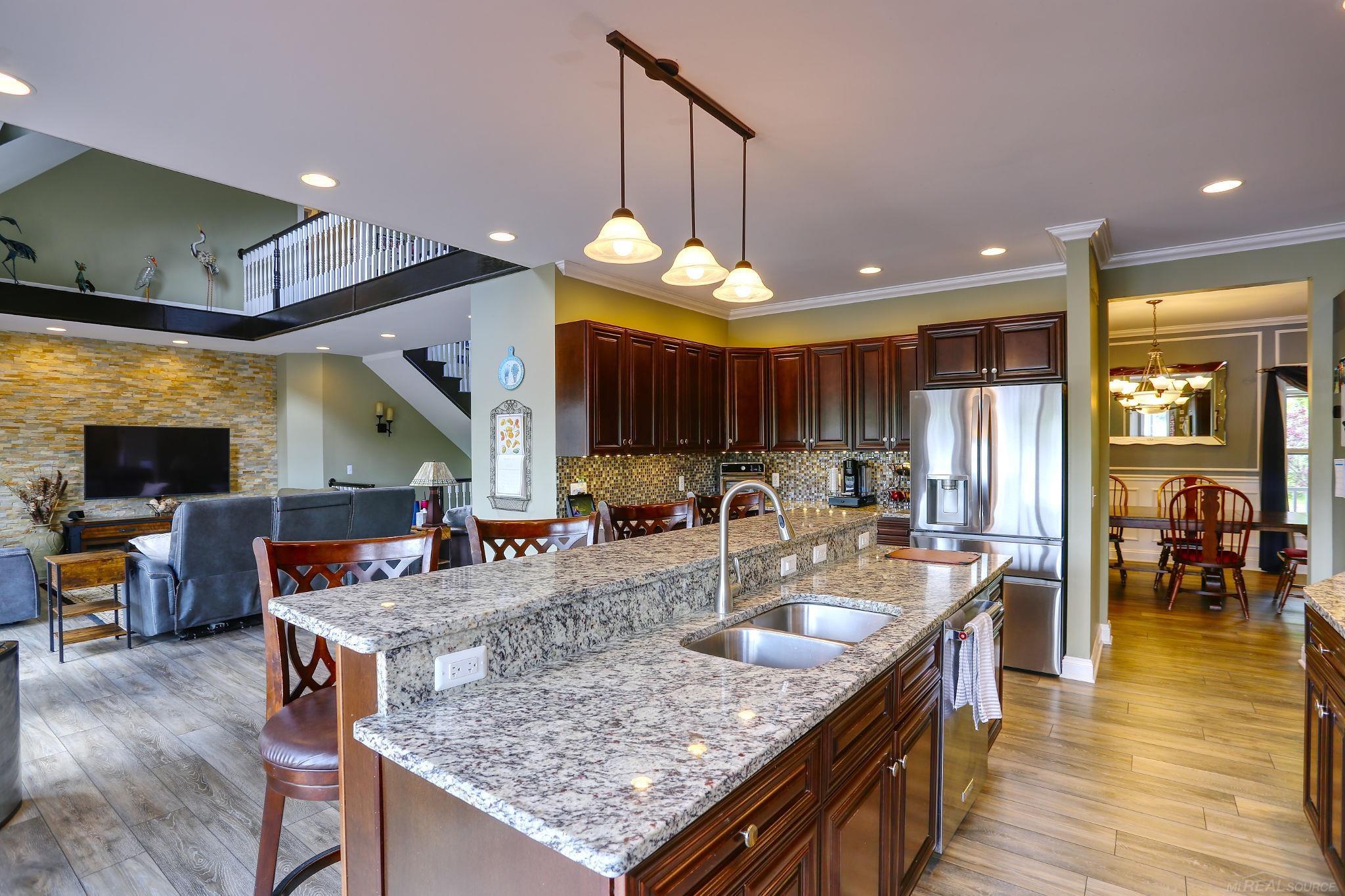 7859 Pine Ridge Drive