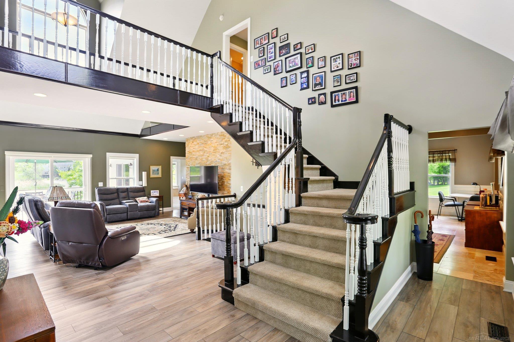 7859 Pine Ridge Drive