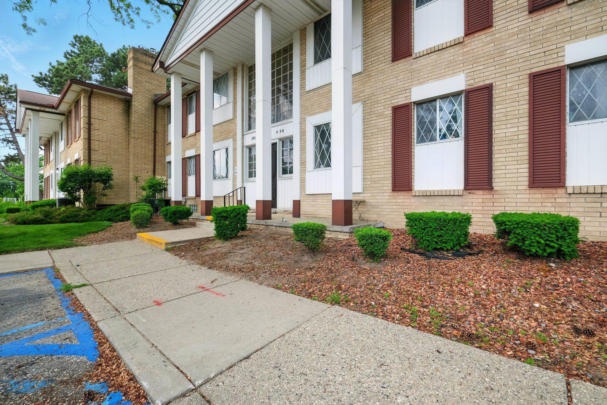 29216 Gloede Drive # M5