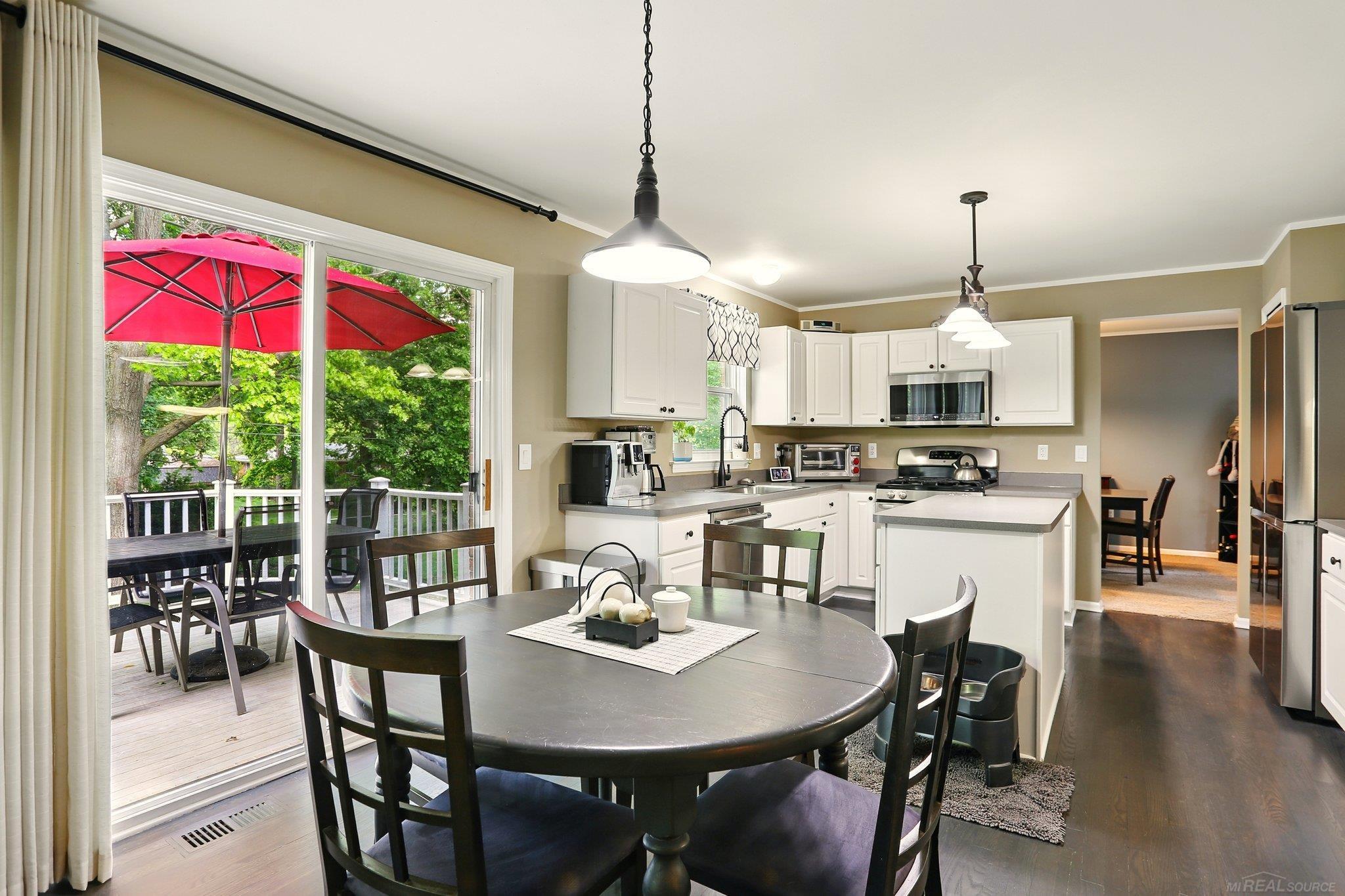 2729 Long Meadow Lane