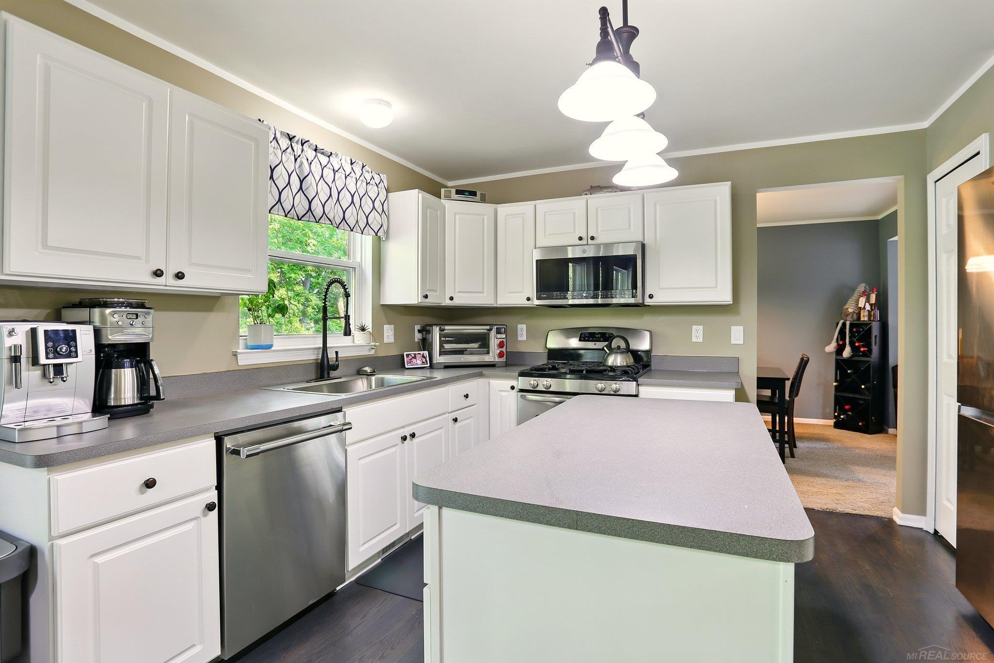 2729 Long Meadow Lane