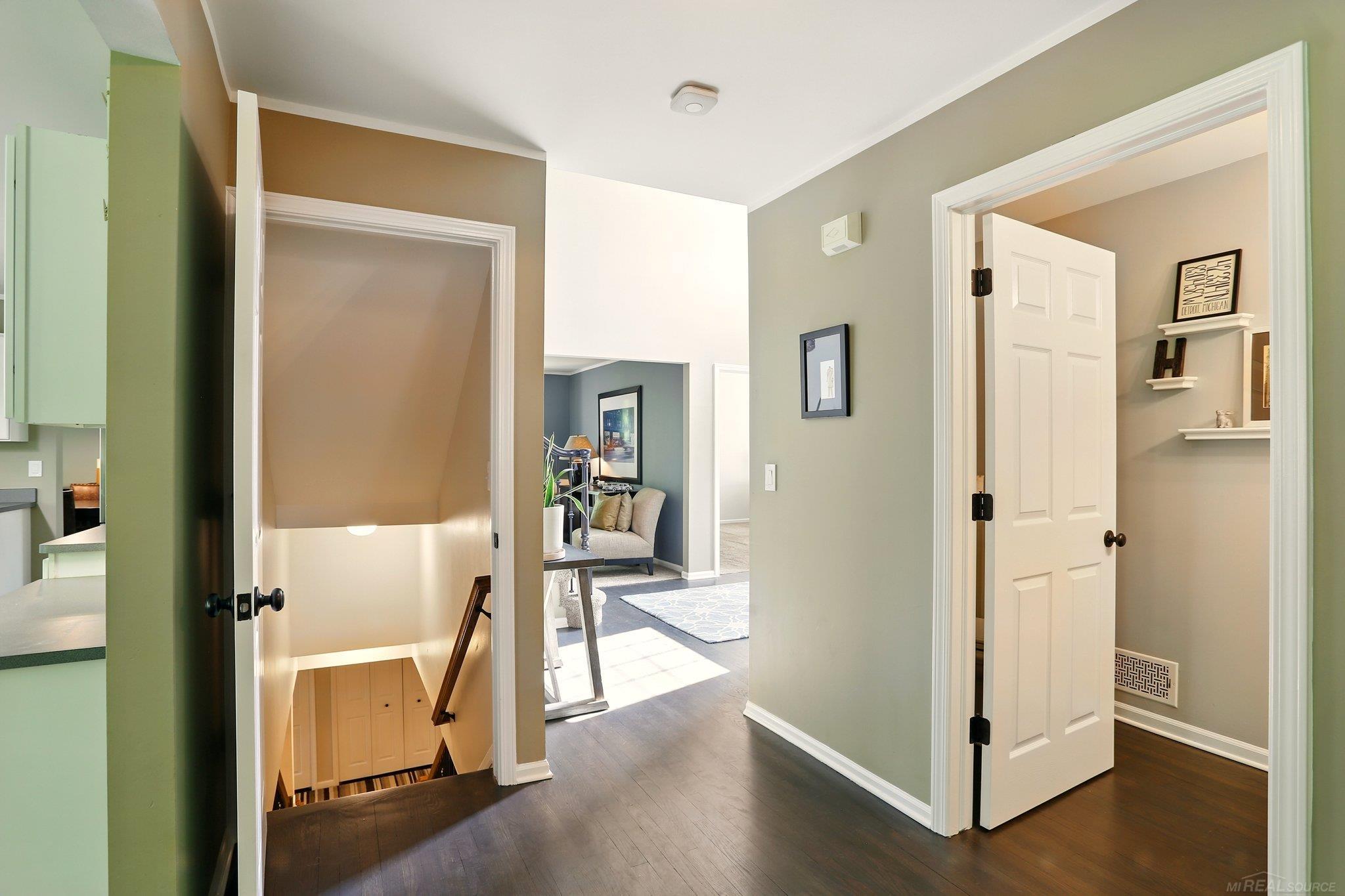 2729 Long Meadow Lane
