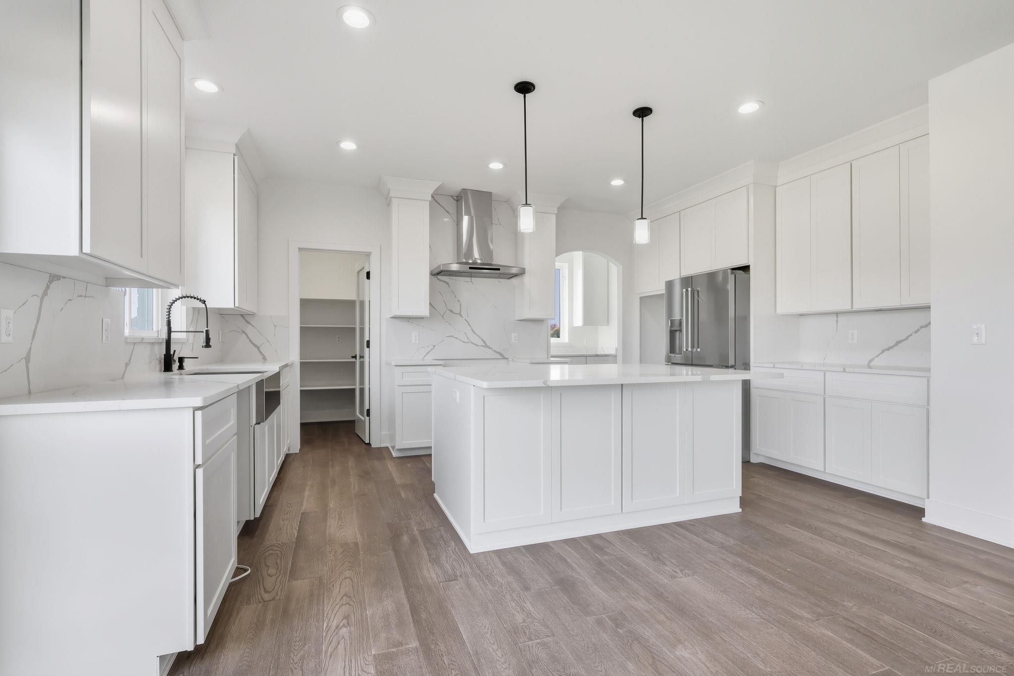 49224 Peacock Lane