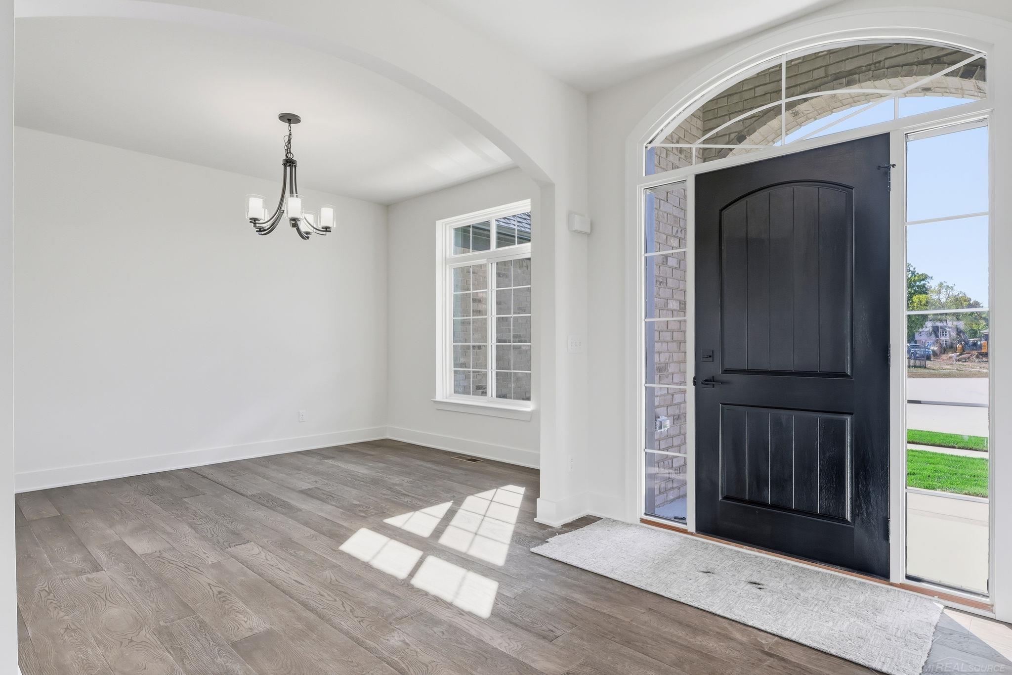 49224 Peacock Lane