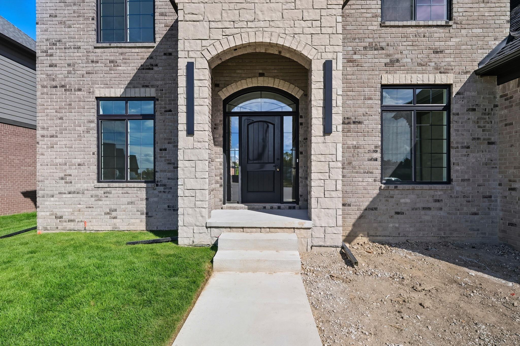 49224 Peacock Lane