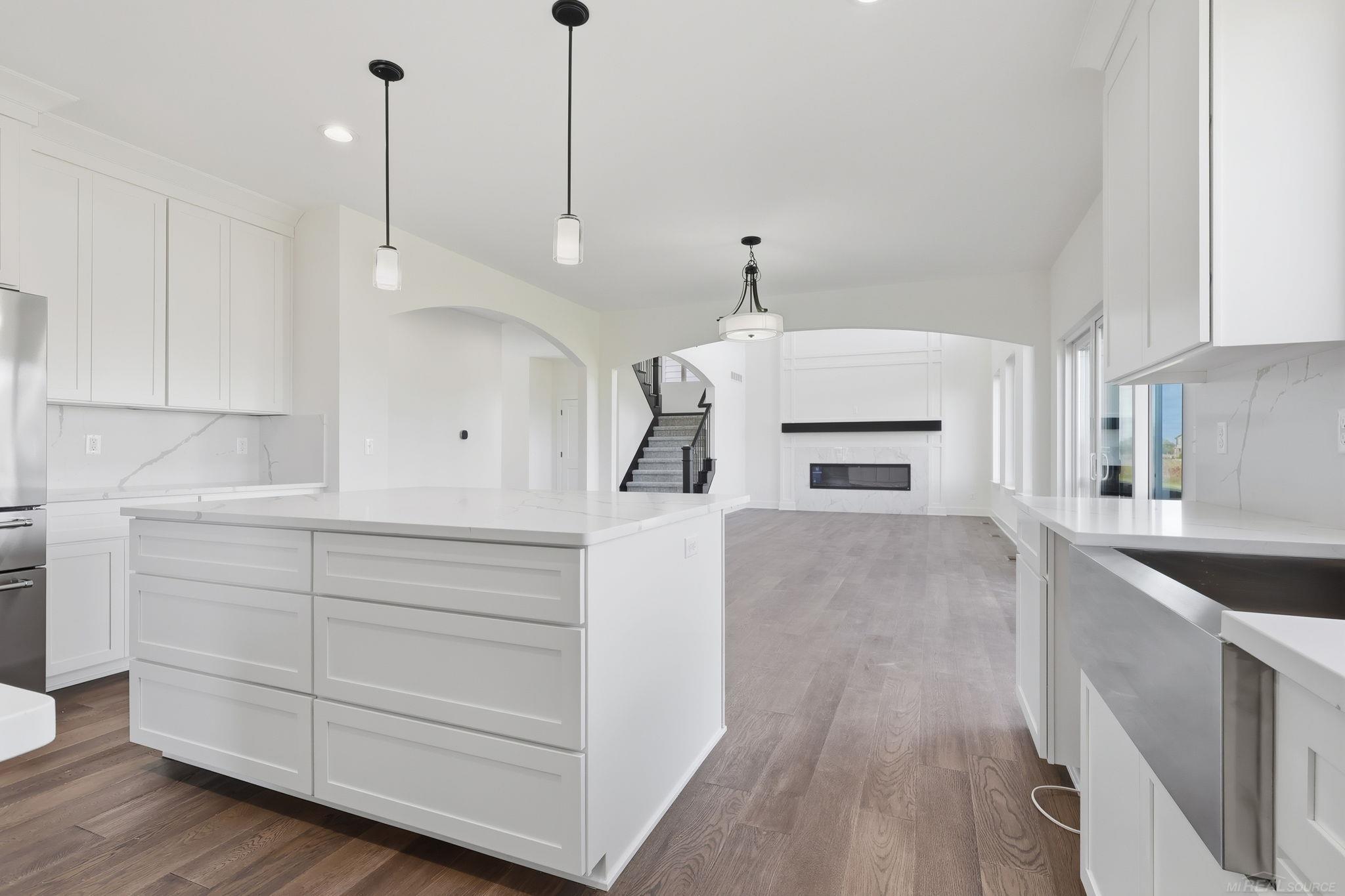 49224 Peacock Lane