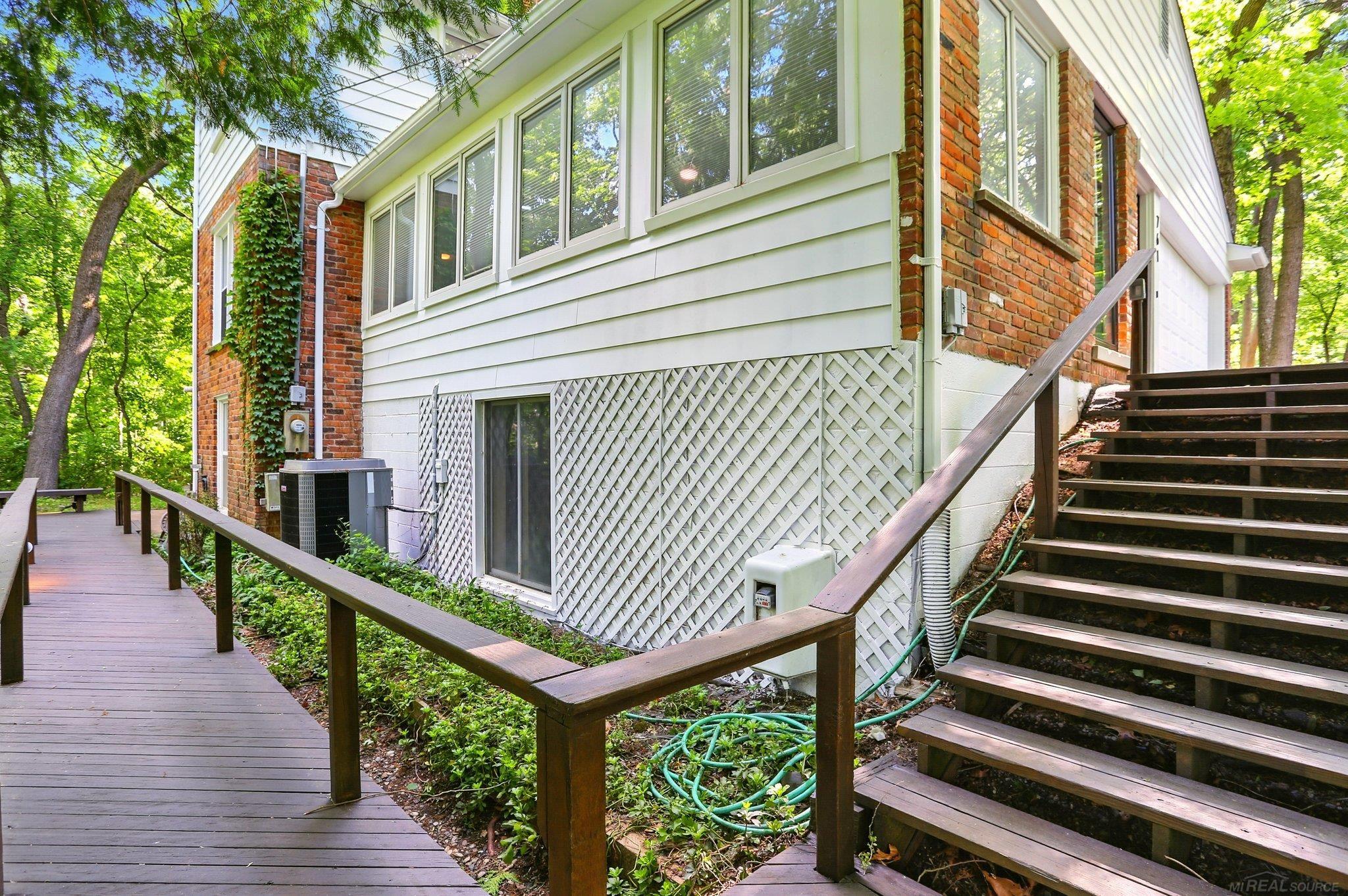 761 Apple Hill Lane