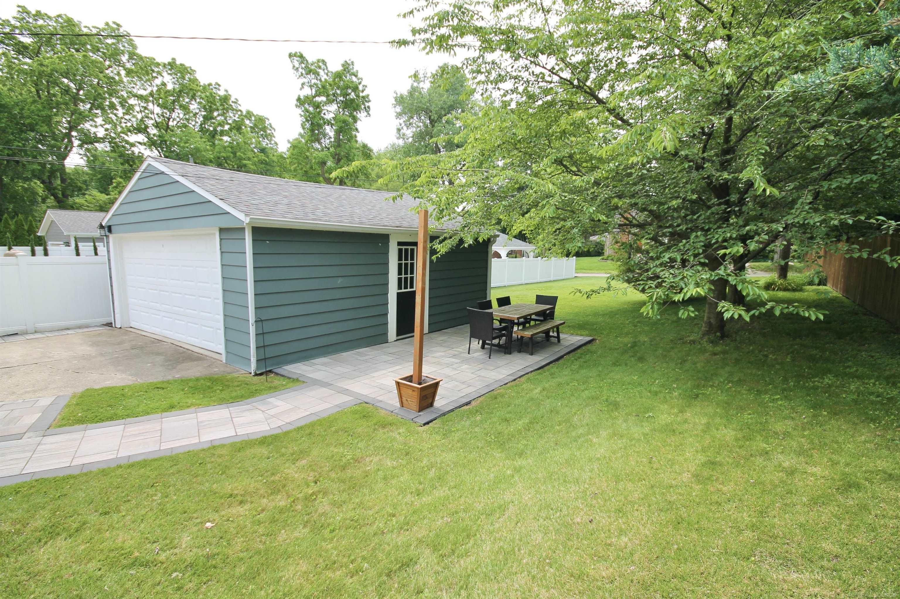 311 Royal Ave Avenue