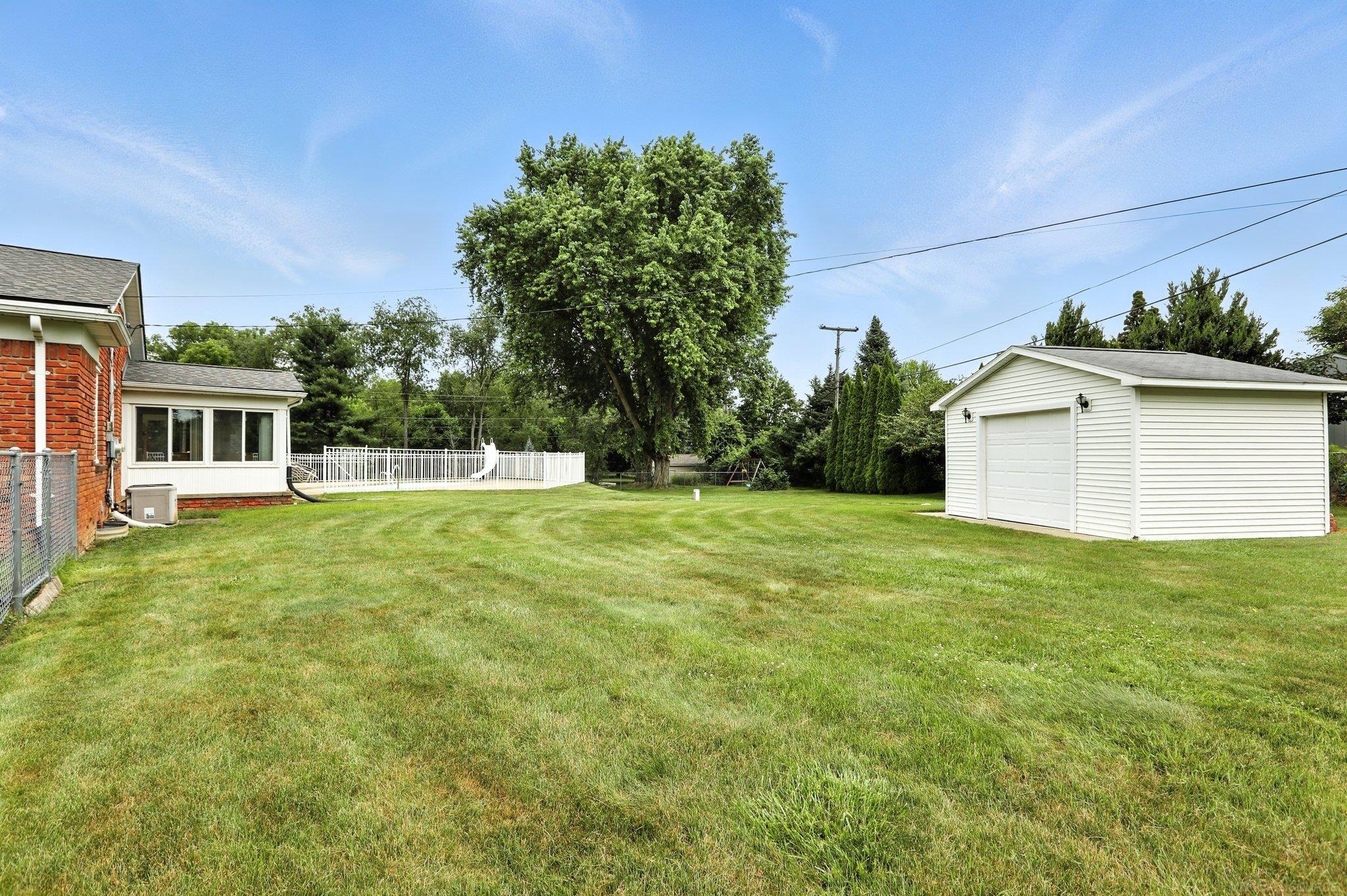 11477 N Crestline Drive